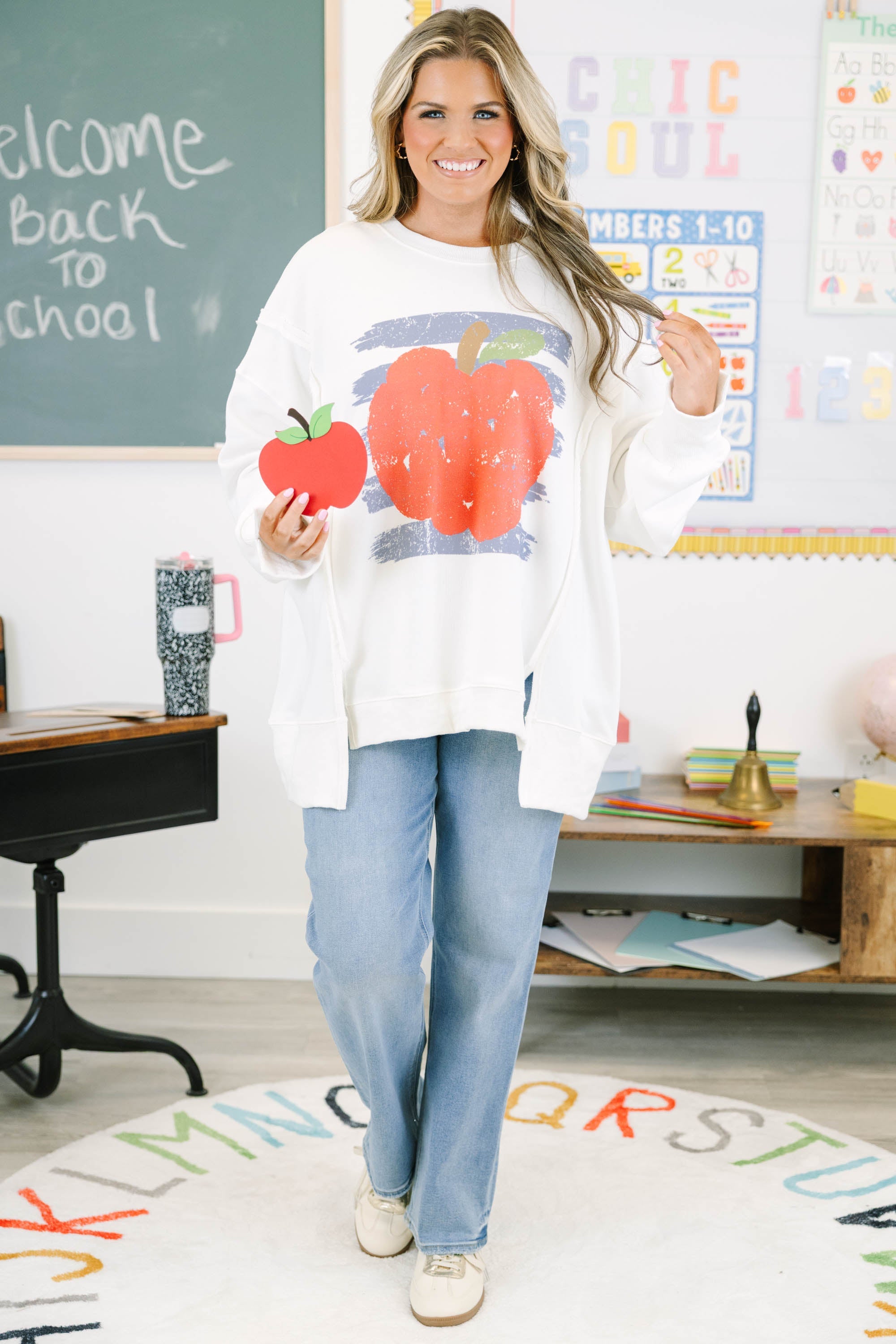 Apple for Teacher Comfy Crew, Ivory
