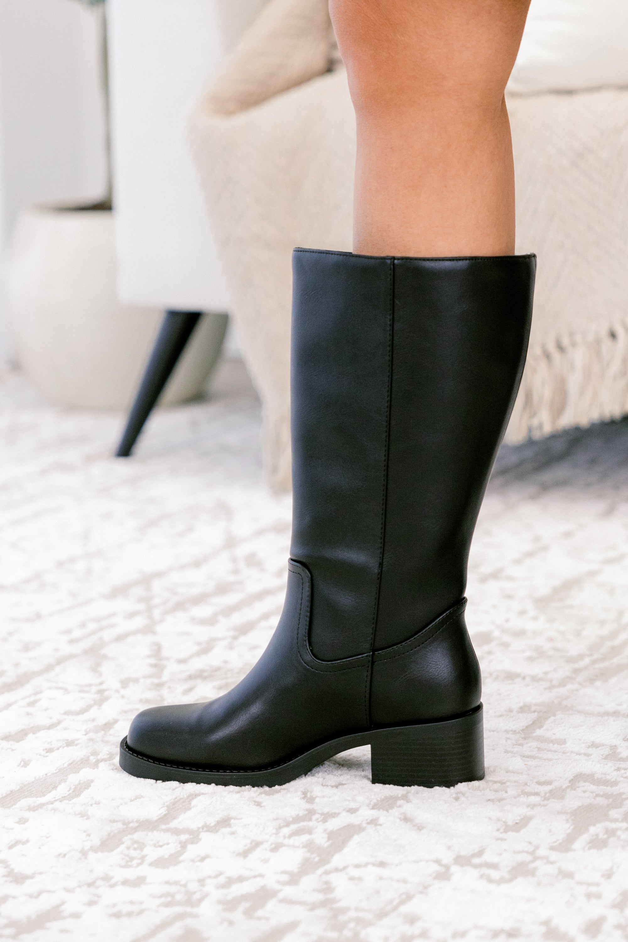 Beating Heart Boots, Black