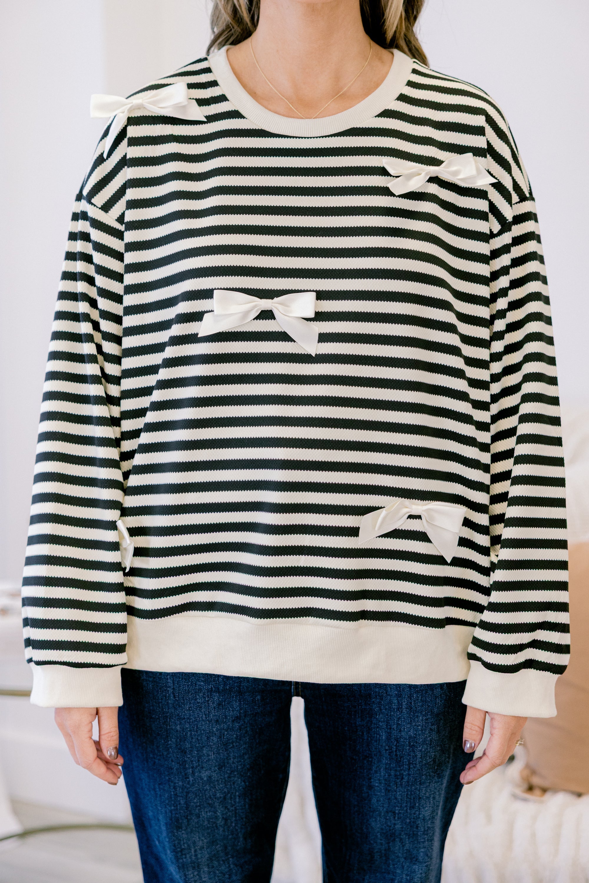 Bow-tiful Girl Pullover, Black