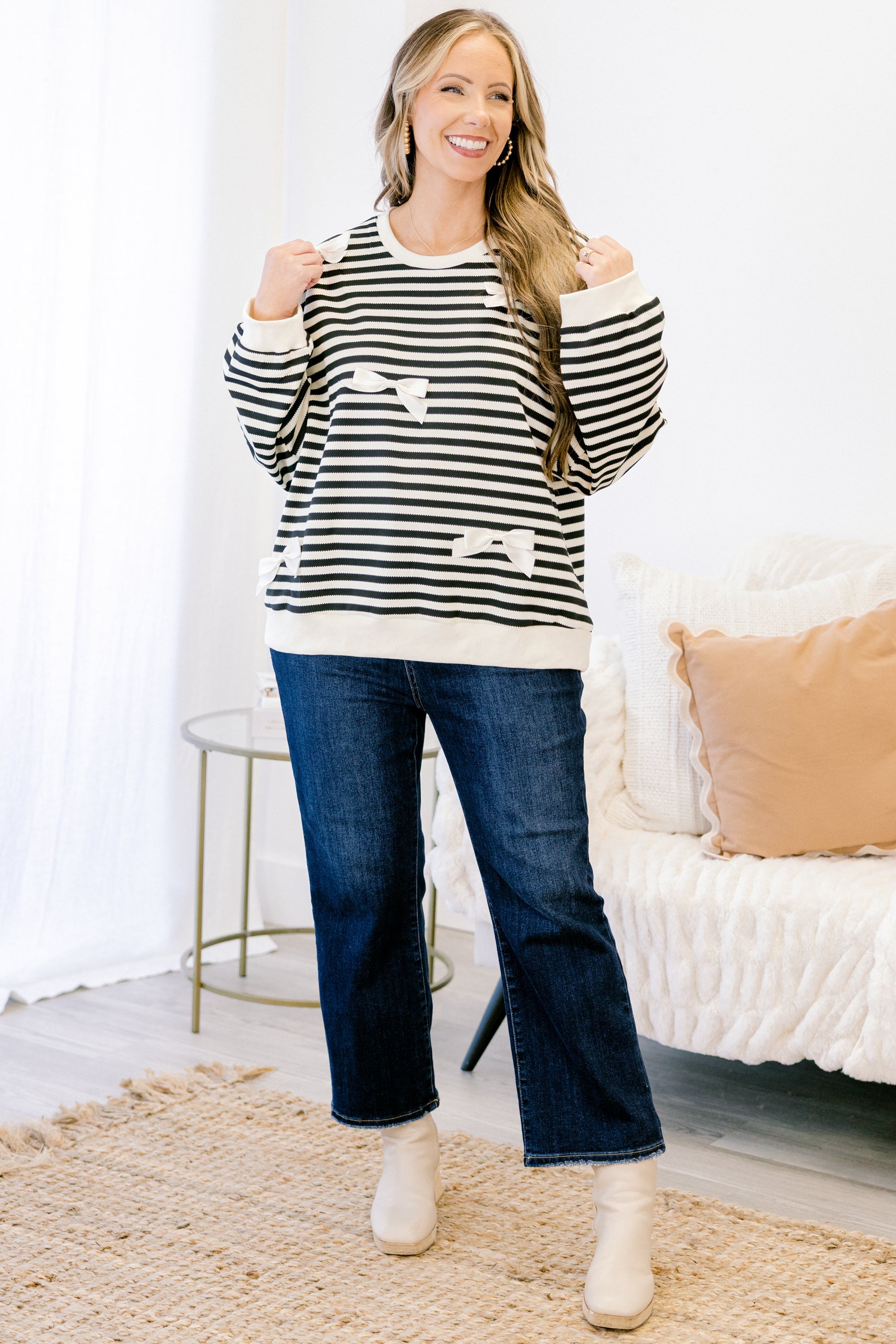 Bow-tiful Girl Pullover, Black
