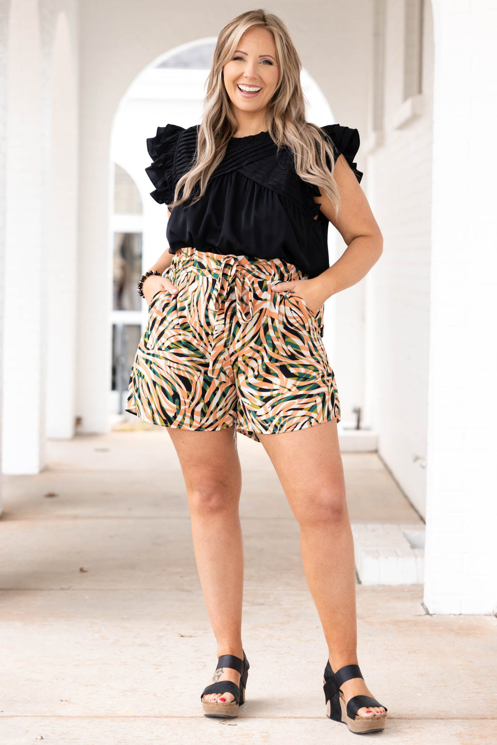 Can't Talk Now Shorts, Olive/Salmon