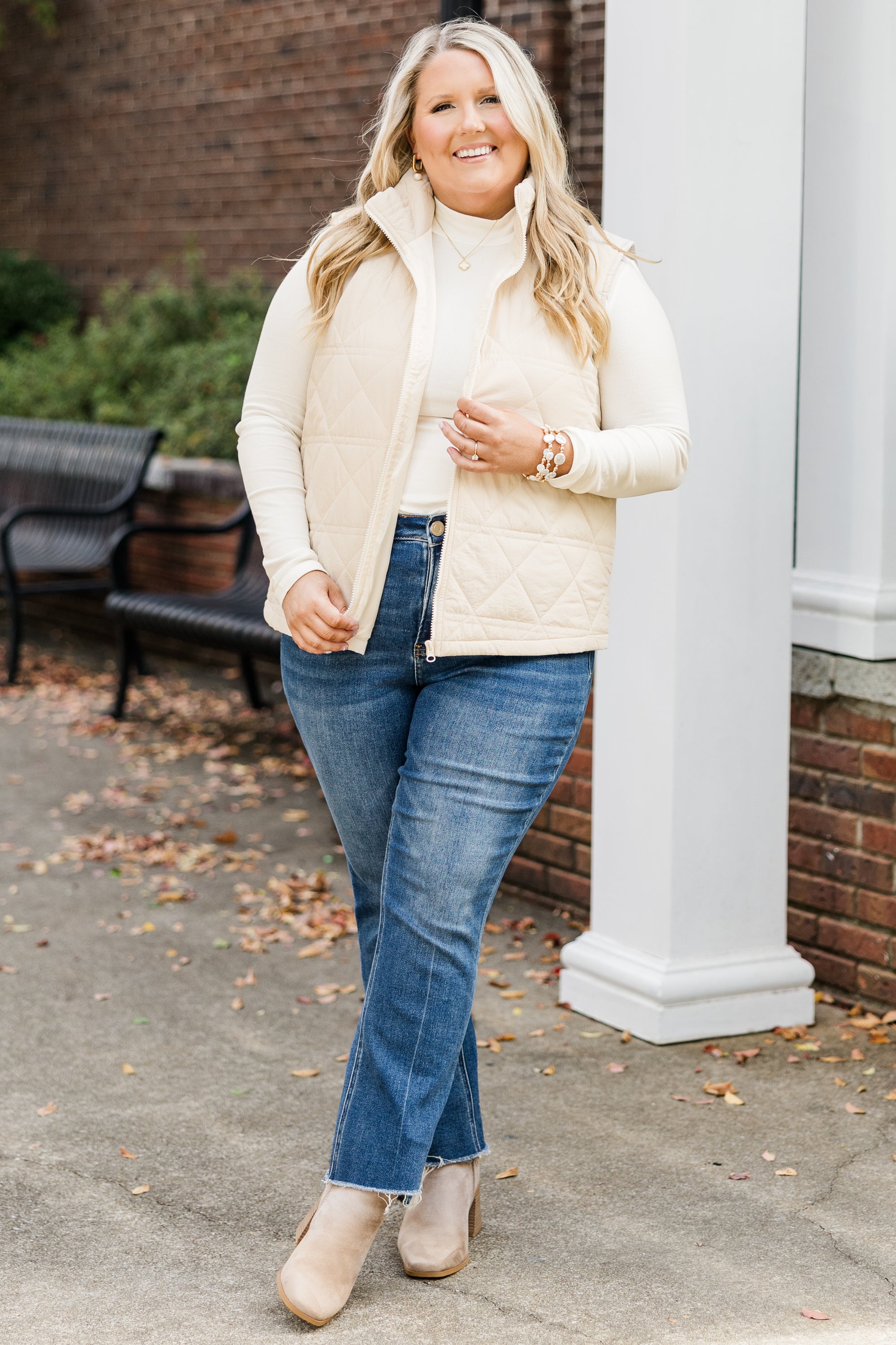 Comfort Cutie Vest, Cream