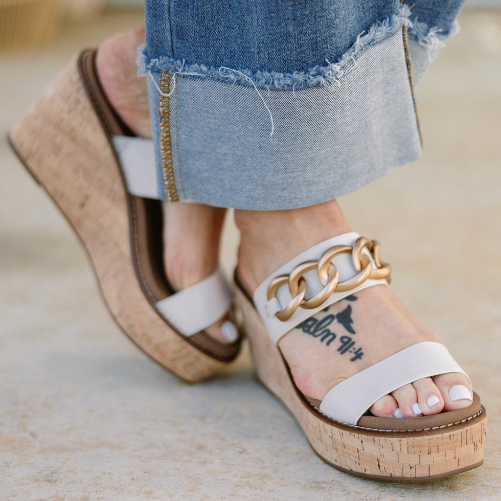 Corky's: Never Ordinary Wedges, Ivory