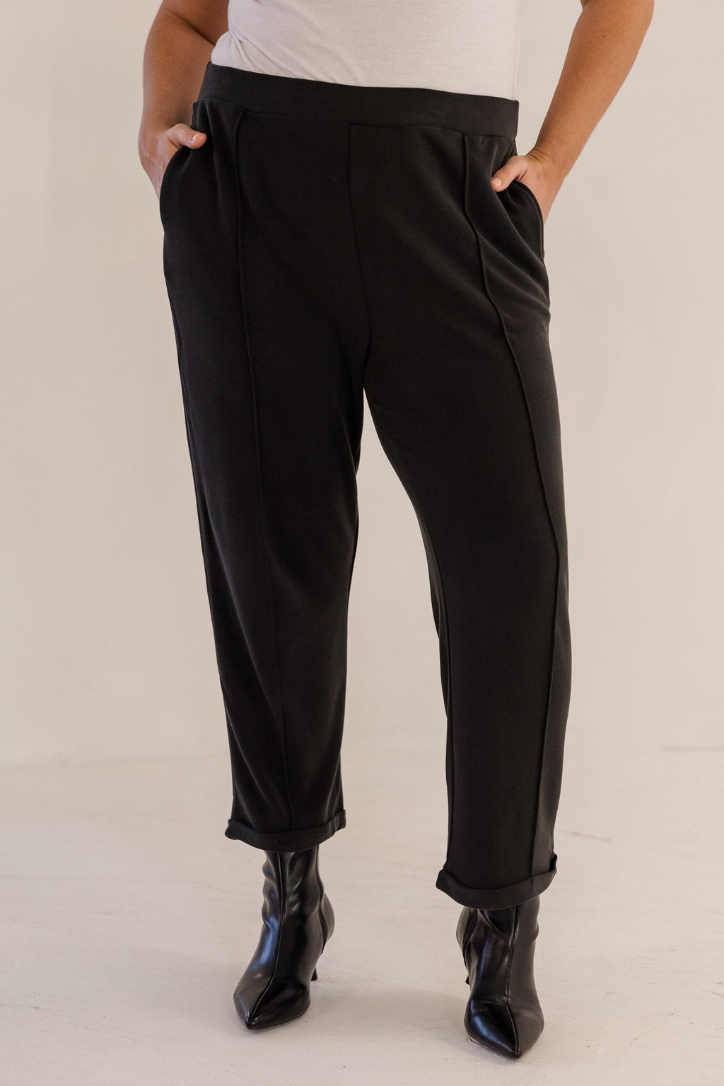 Chloe Pintuck Taper Pant, Black
