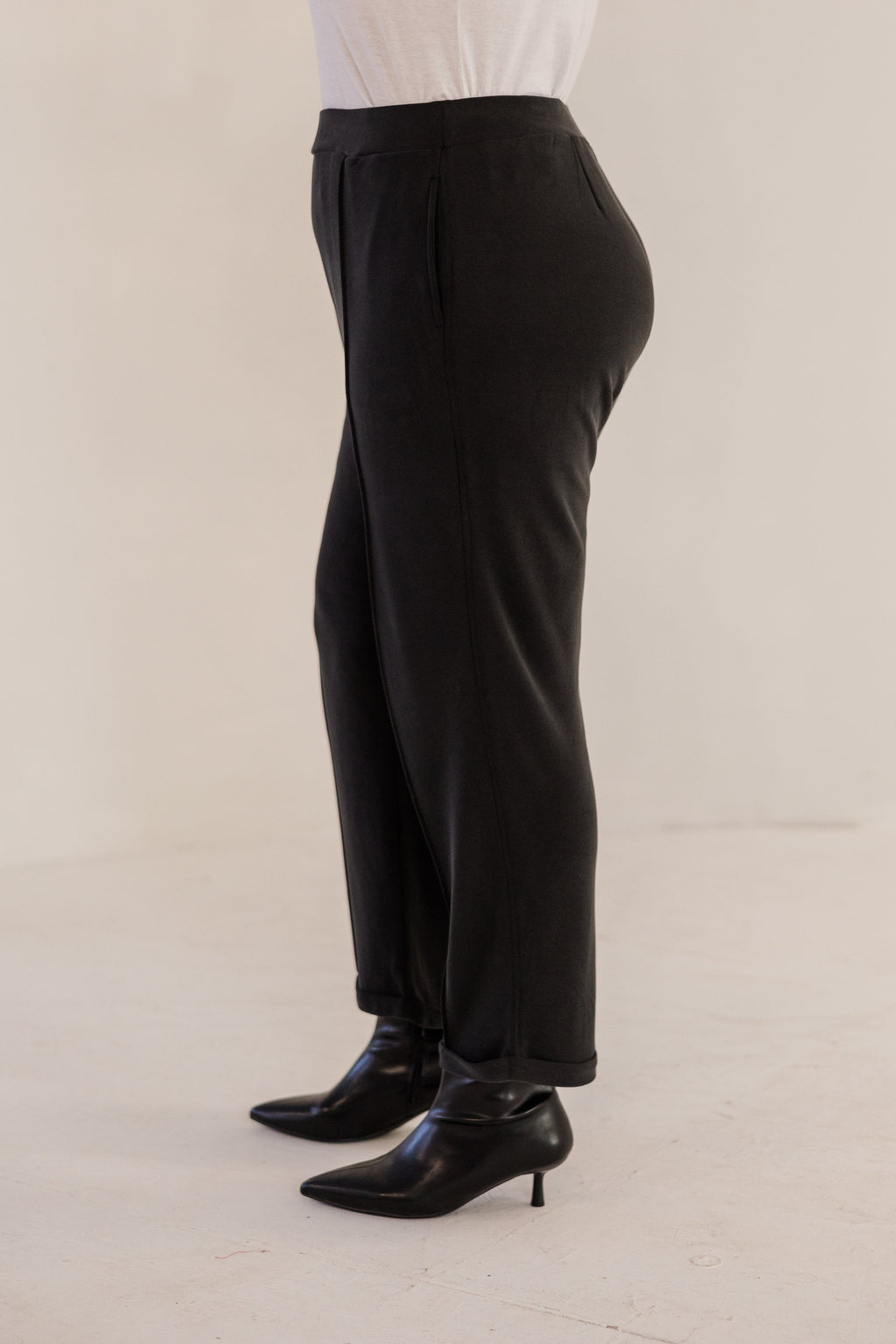 Chloe Pintuck Taper Pant, Black