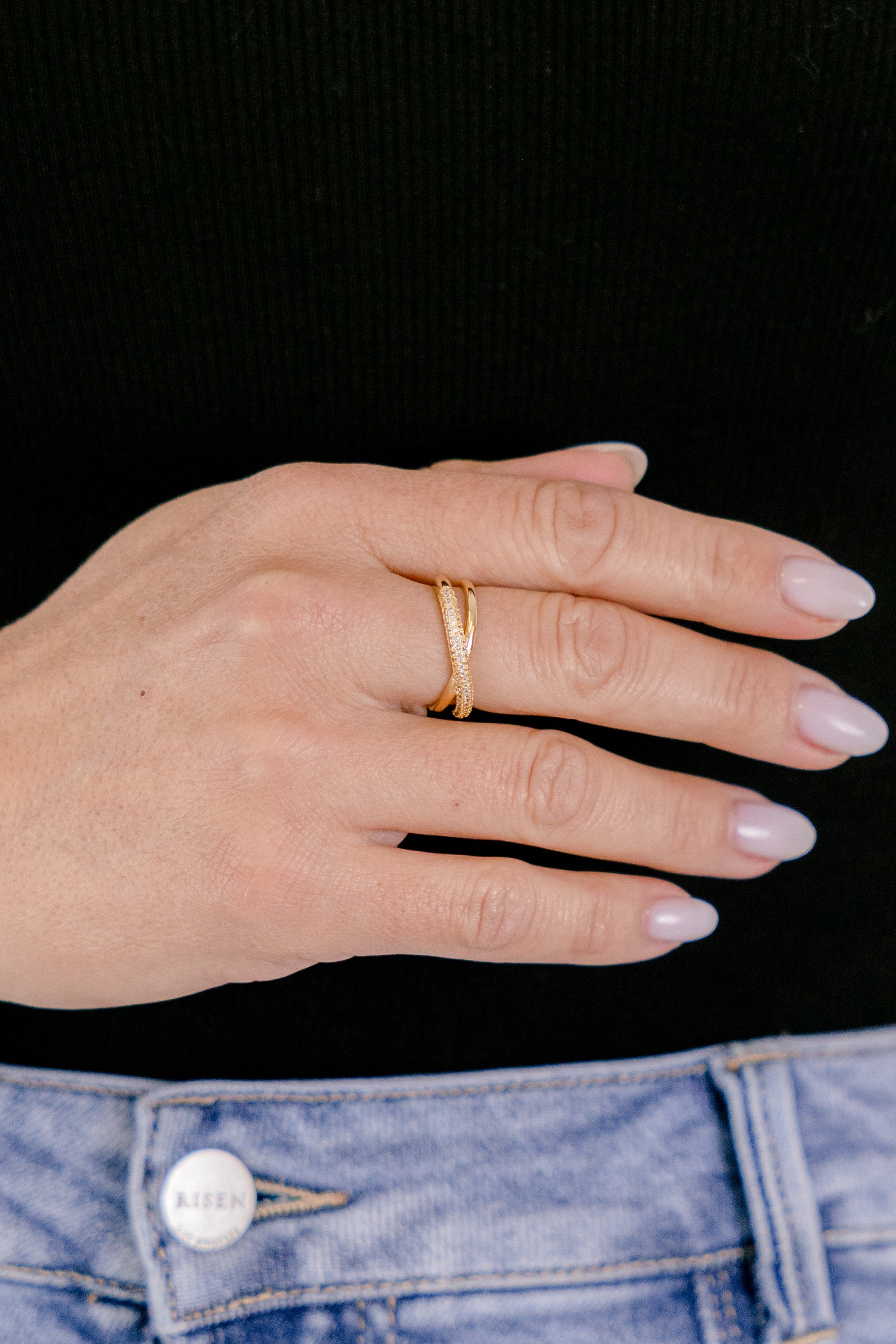 Don't Cross Me Ring, Gold