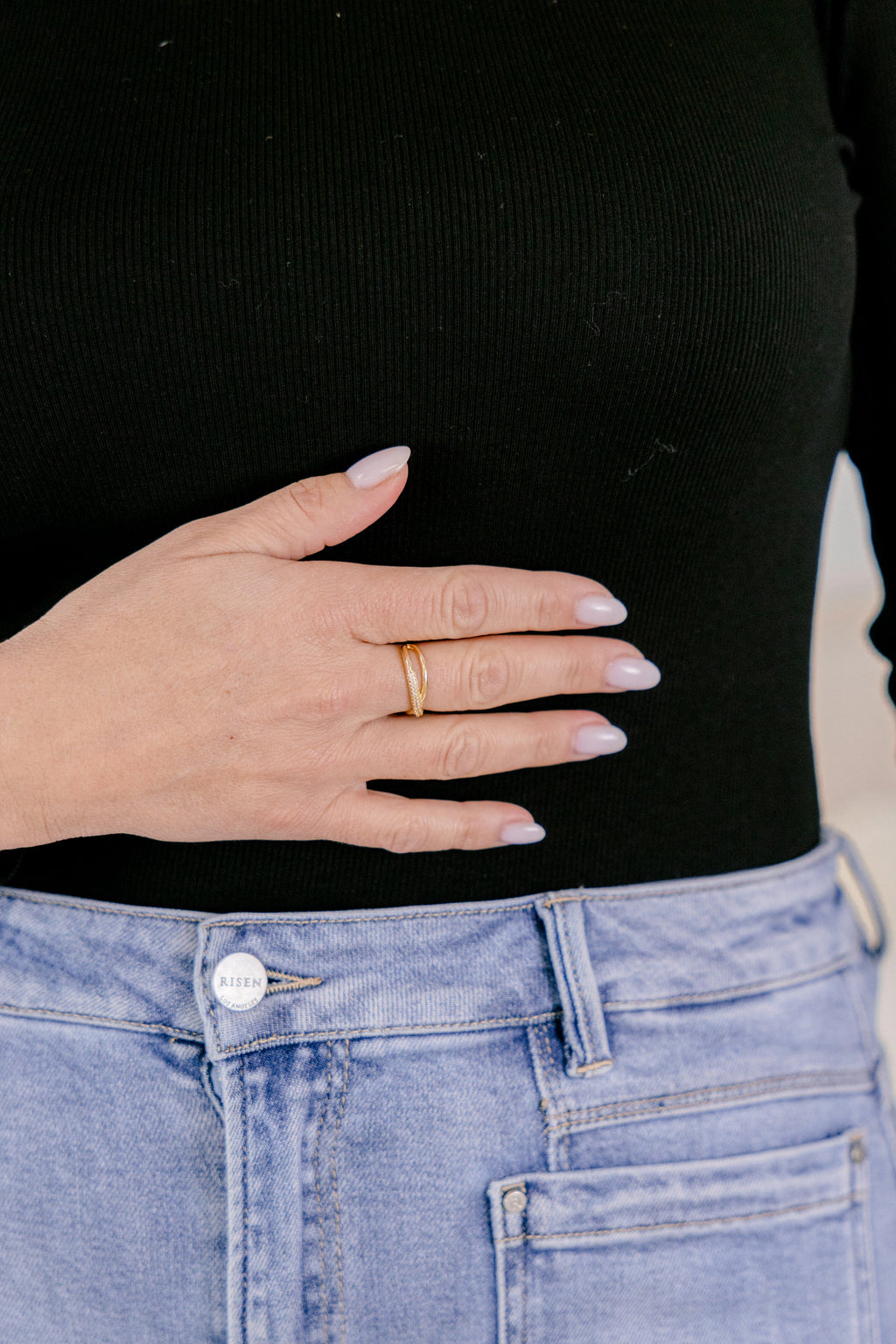 Don't Cross Me Ring, Gold