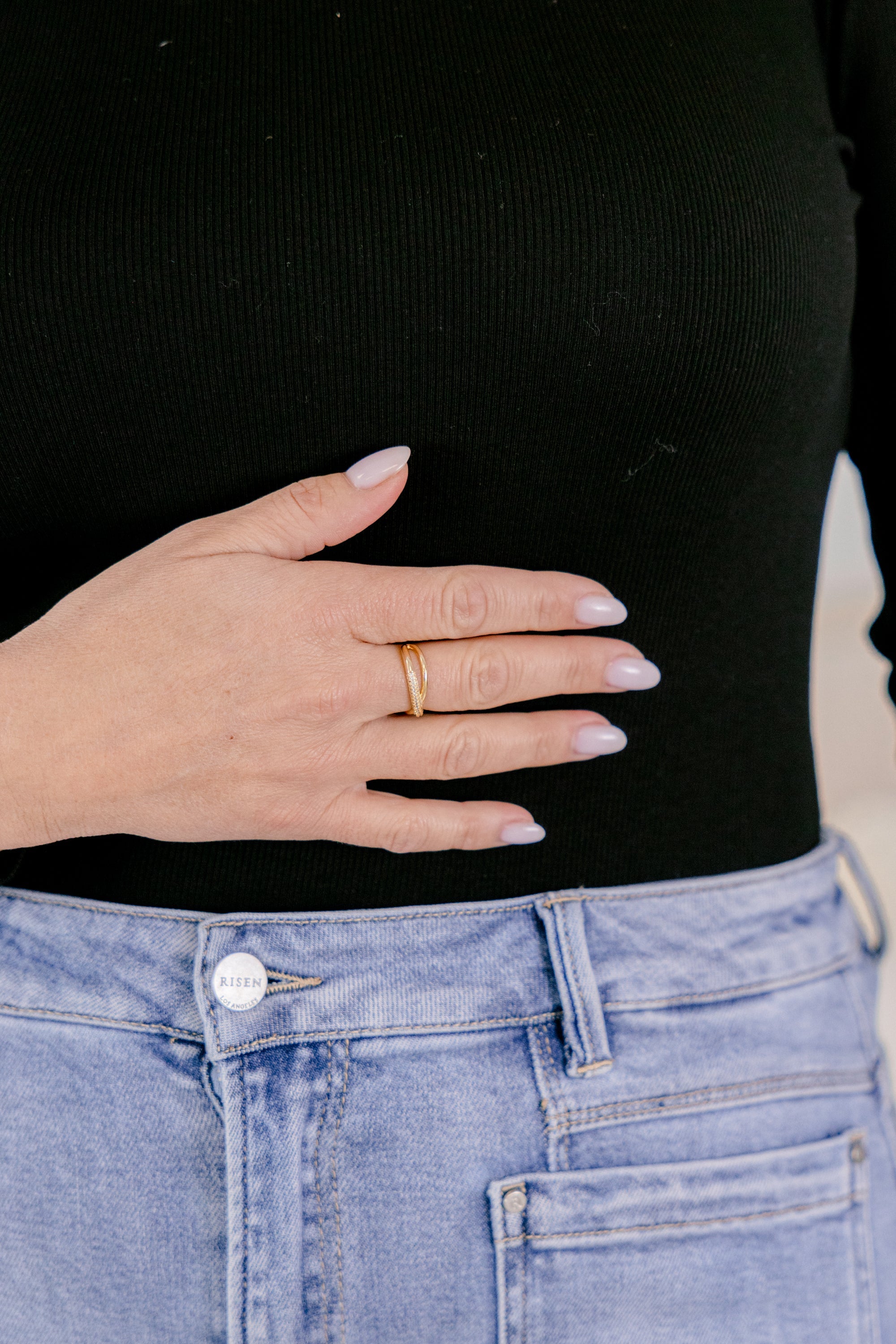 Don't Cross Me Ring, Gold