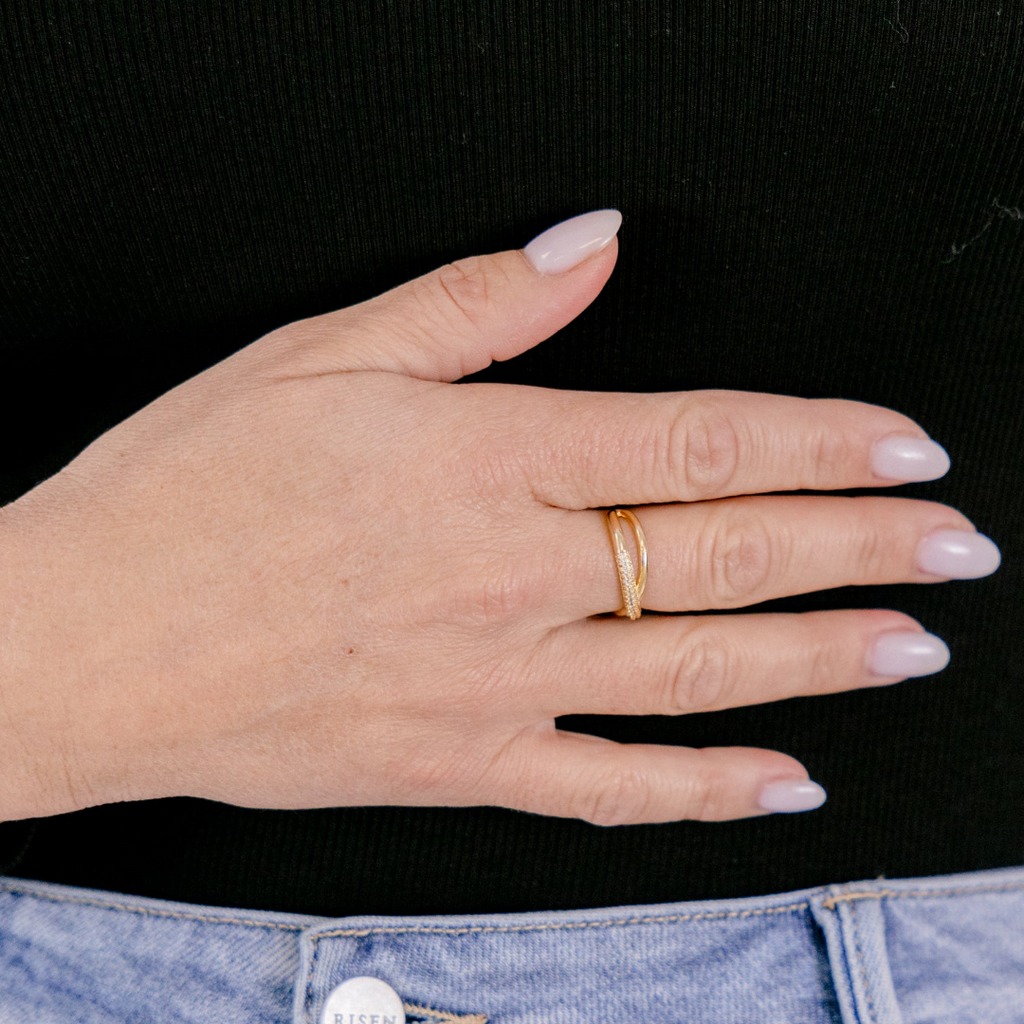 Don't Cross Me Ring, Gold