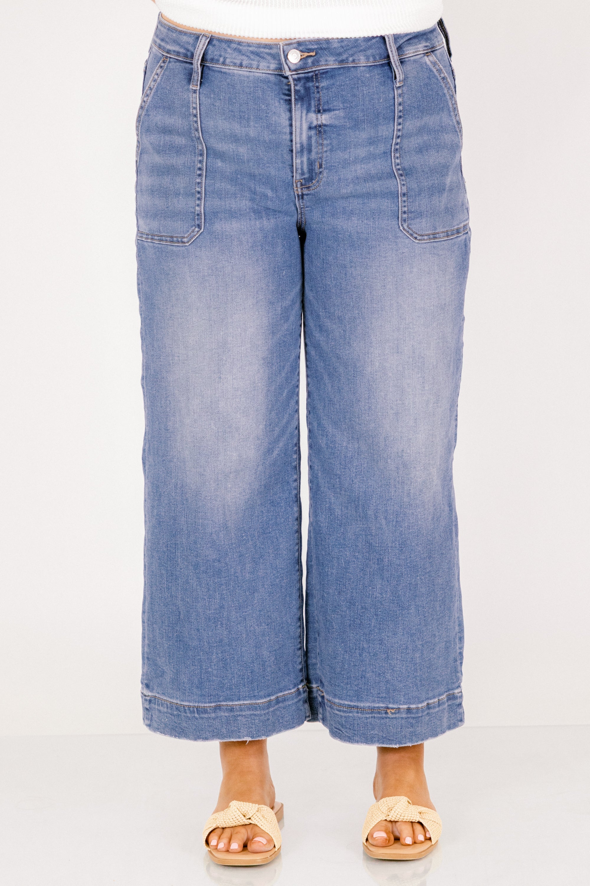Downtown Darling Jeans, Medium