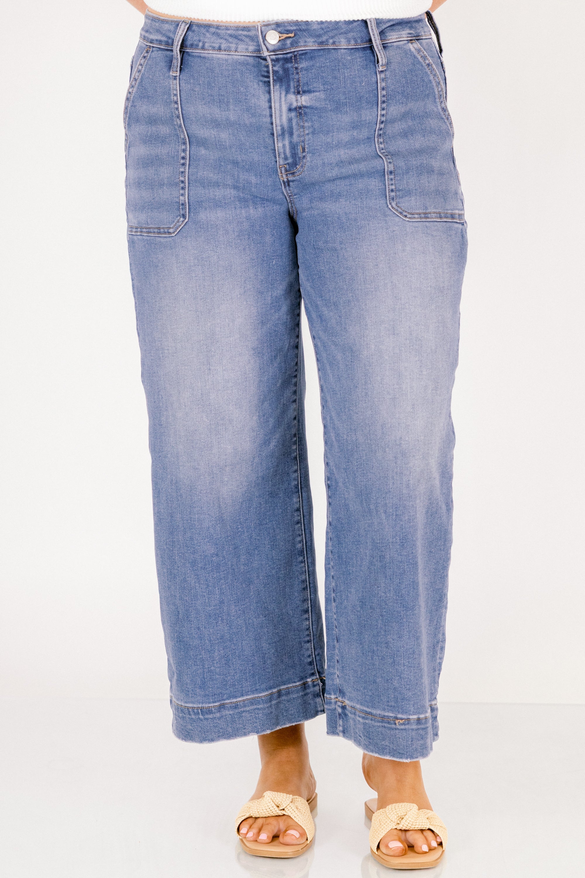 Downtown Darling Jeans, Medium