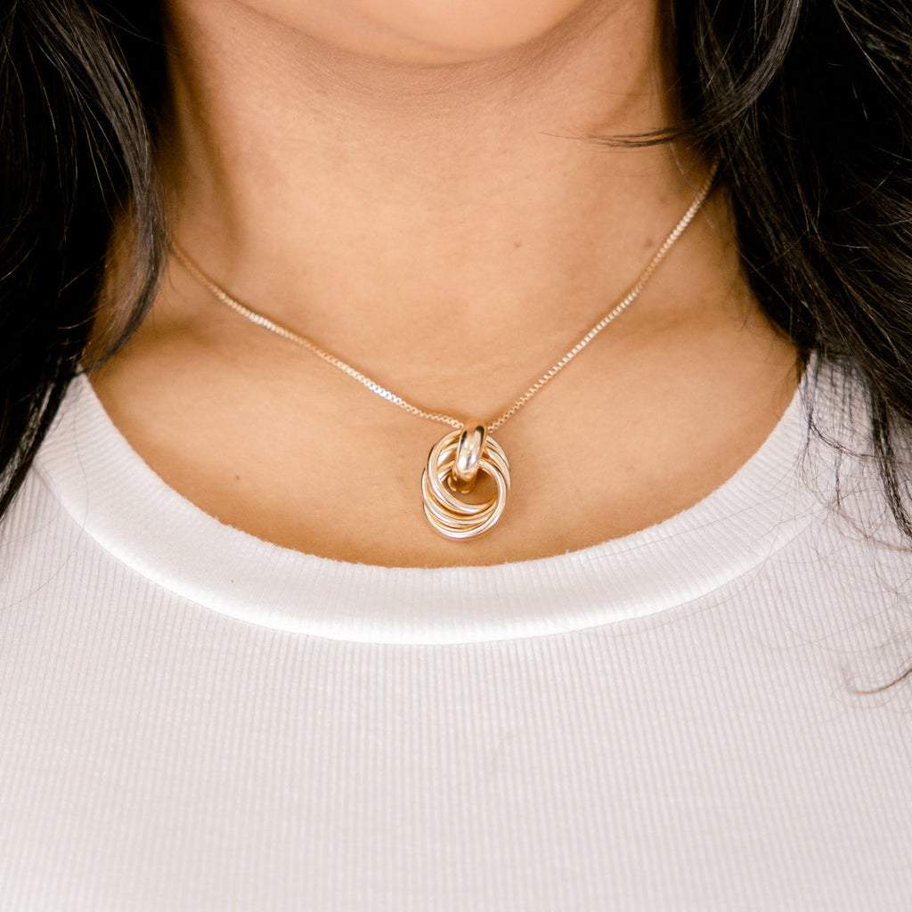 Drawing Me In Necklace, Gold