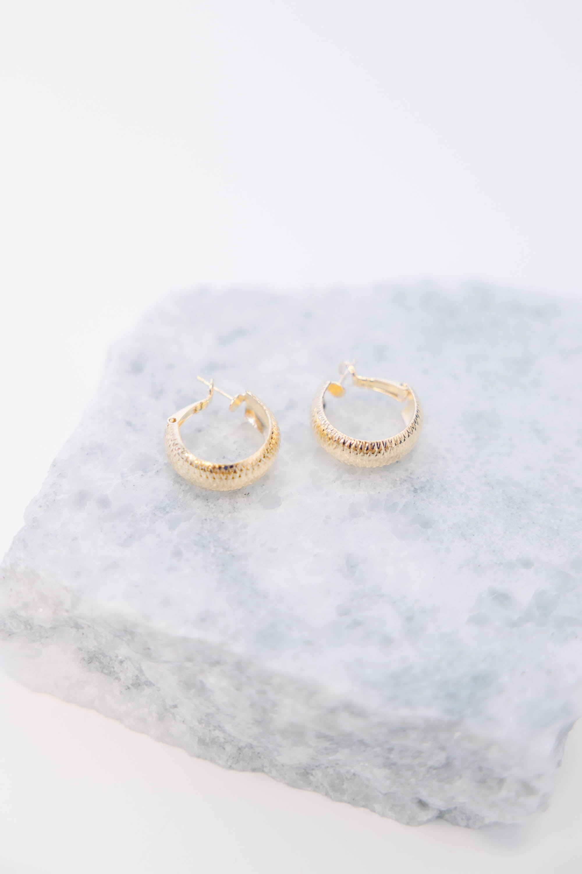 Essential Shine Earrings, Gold