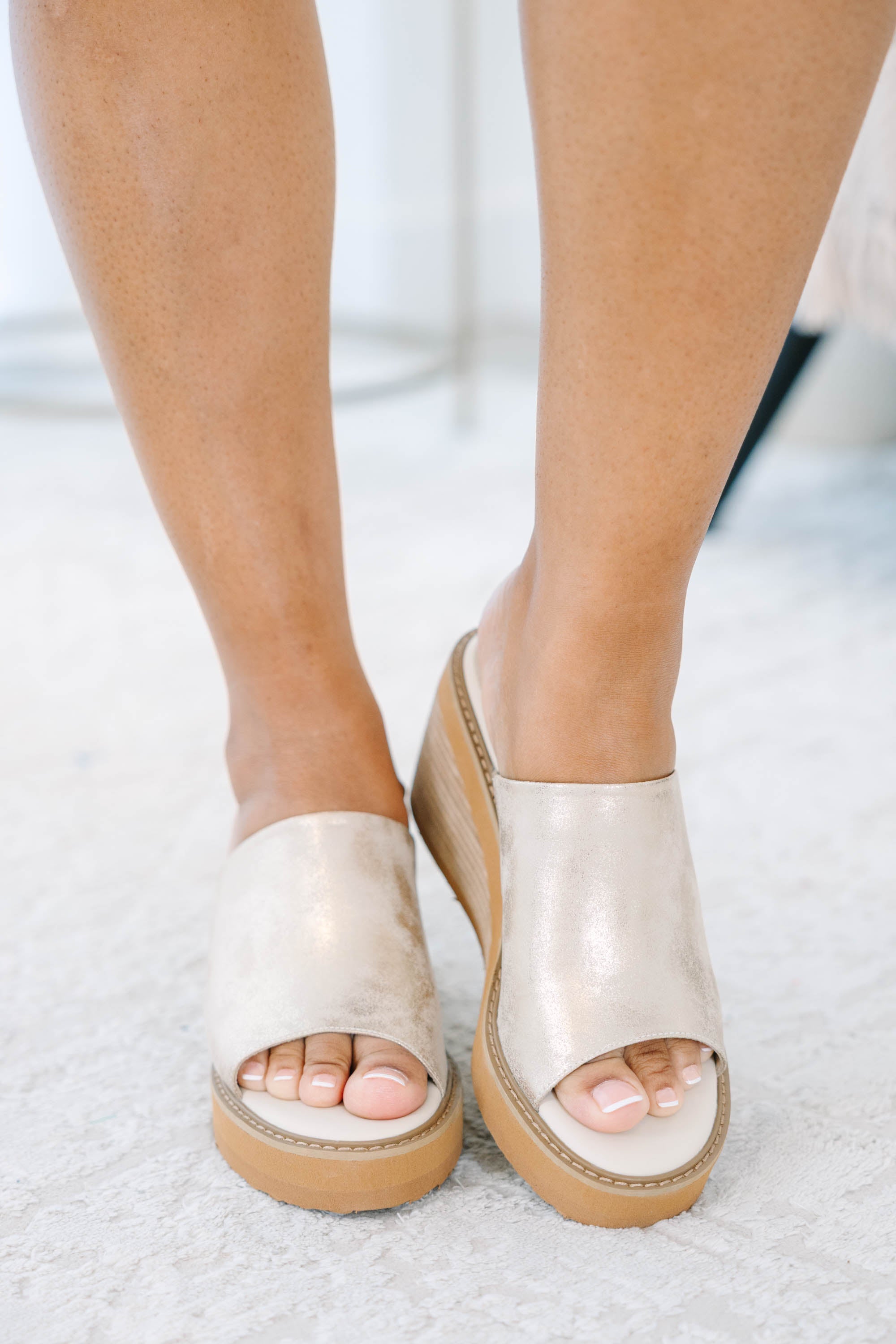 Eyes On Us Wedges, Gold