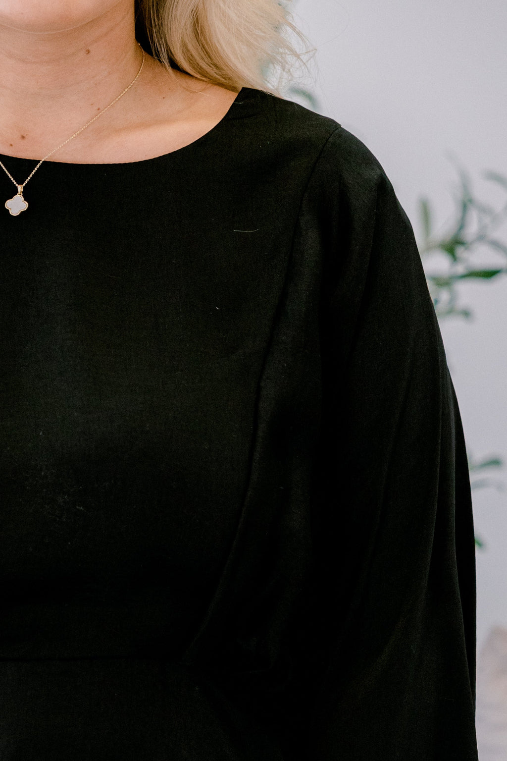 Figuring Things Out Top, Black
