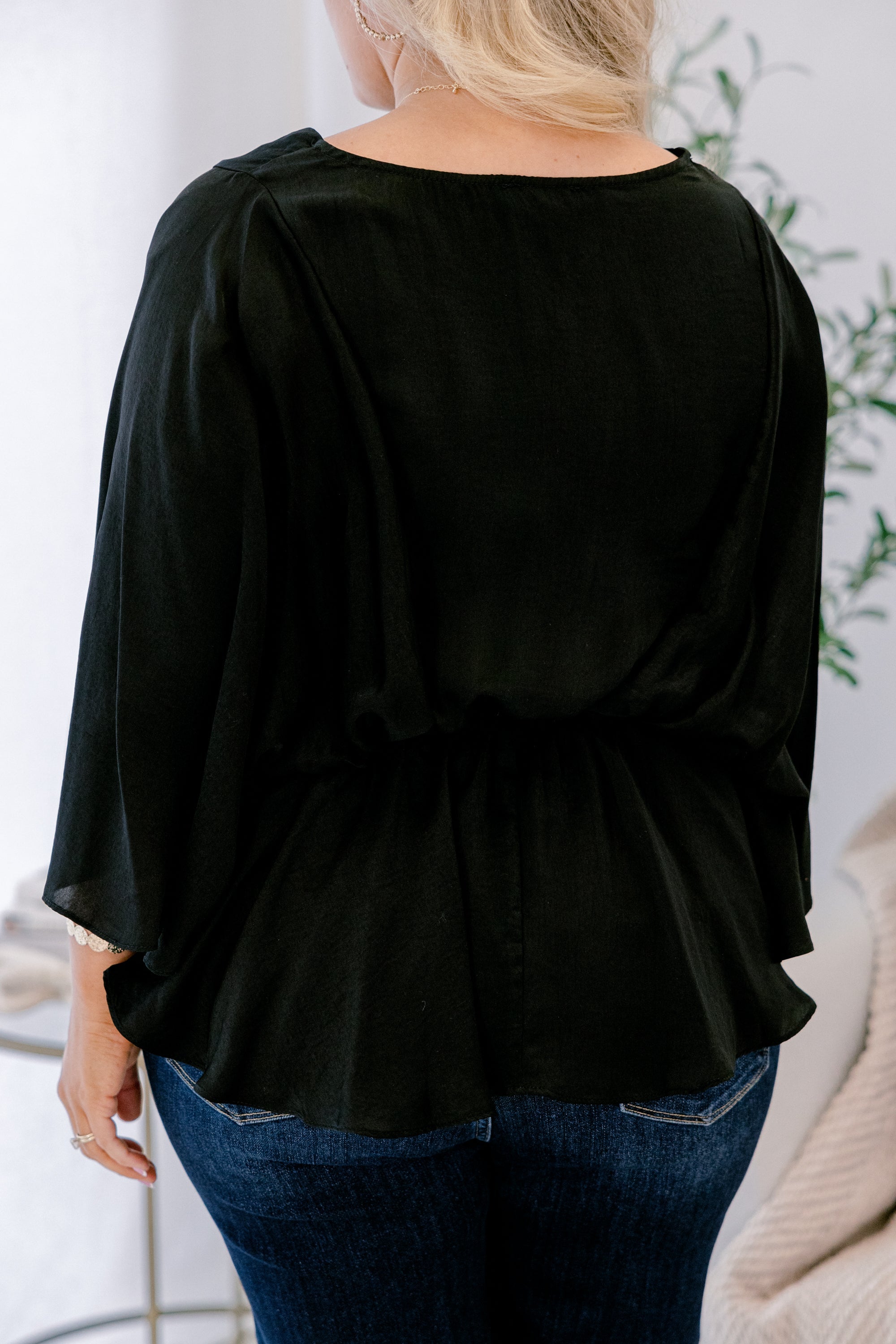 Figuring Things Out Top, Black