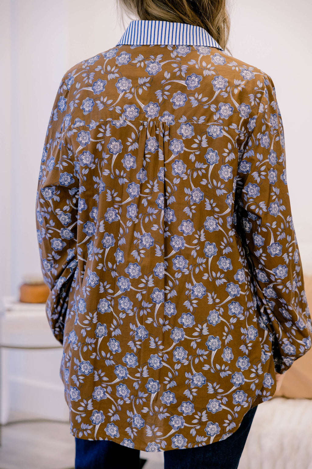 Garden Time Top, Brown-Blue Floral