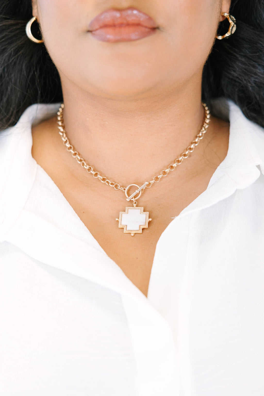 Golden Grace Necklace, Pearl