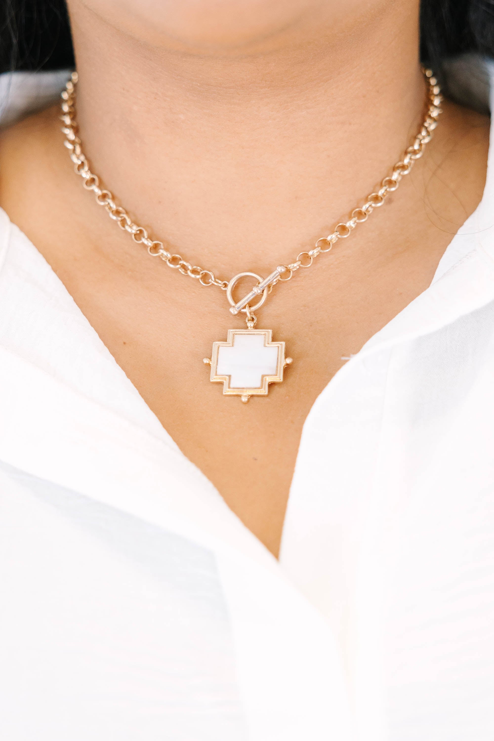 Golden Grace Necklace, Pearl