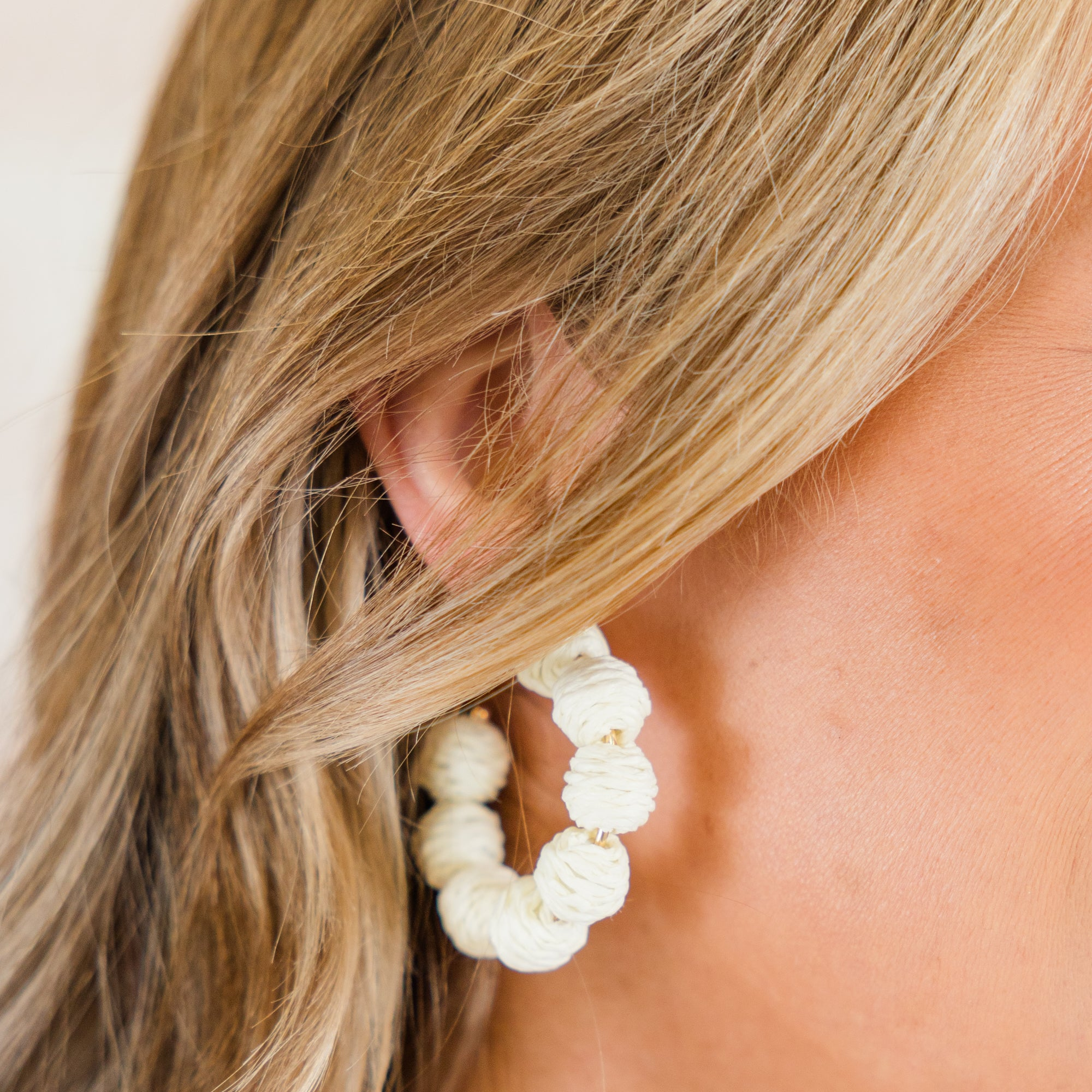 Home In The Tropics Earrings, Ivory