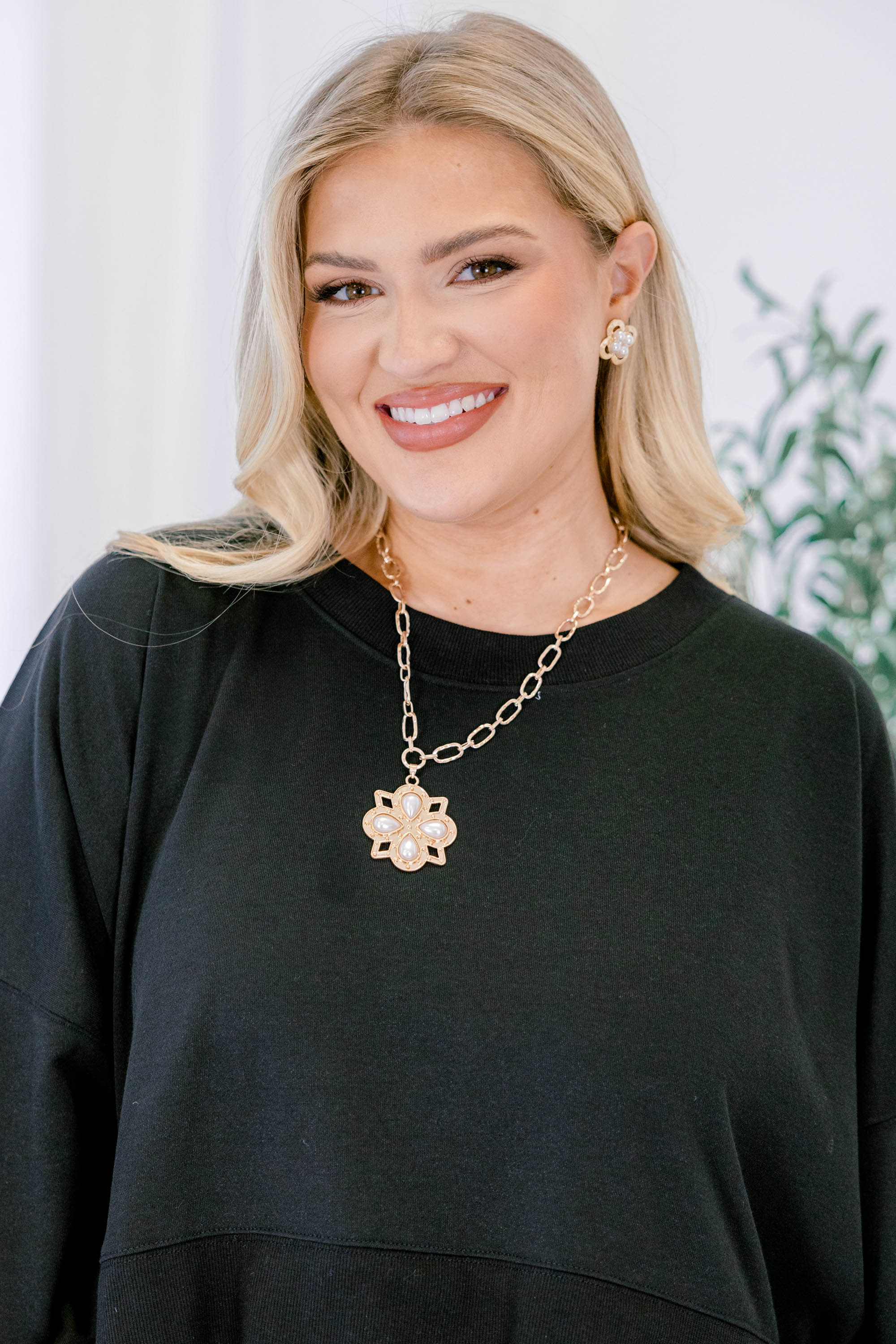 Keep Me Closer Necklace, Cream