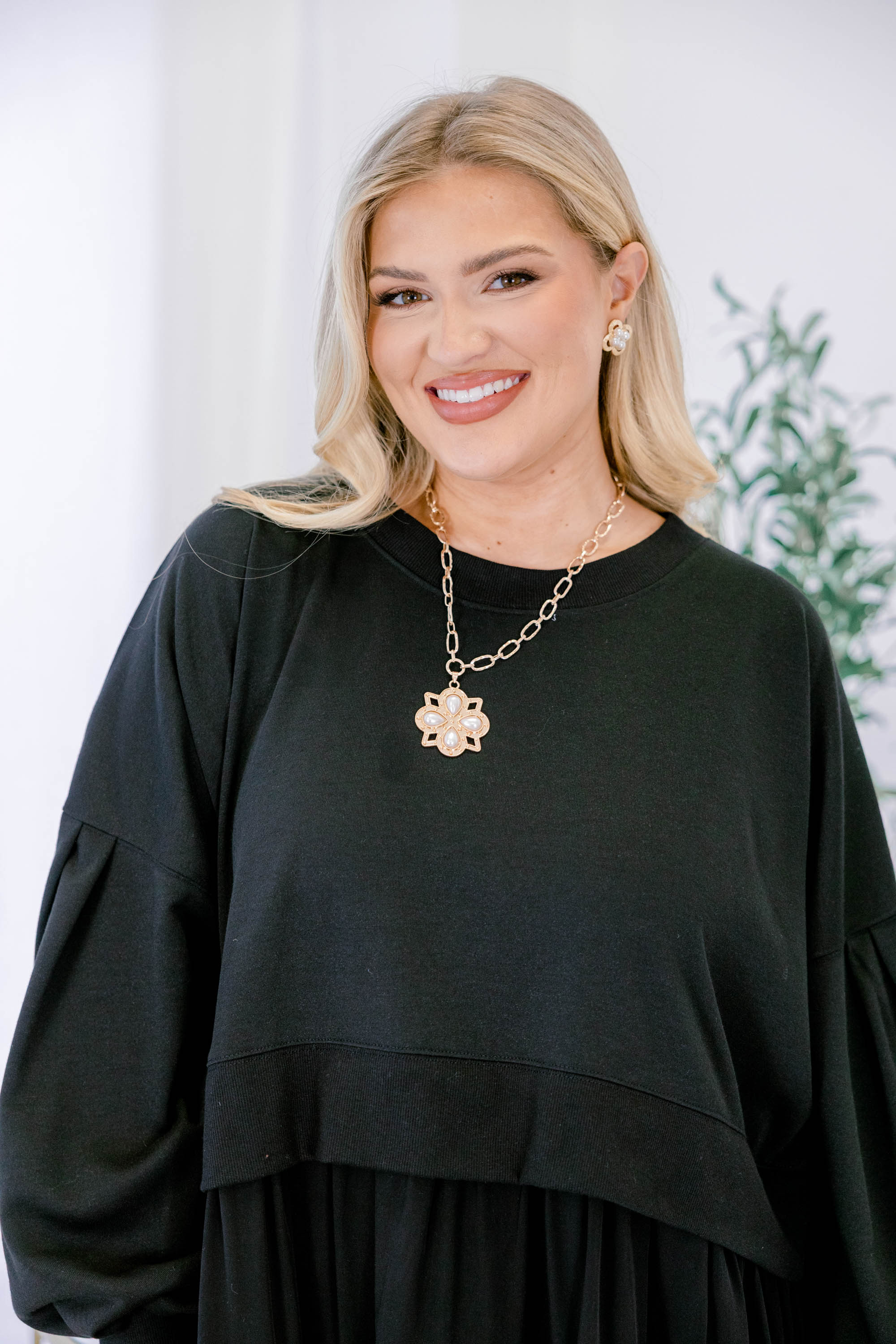 Keep Me Closer Necklace, Cream