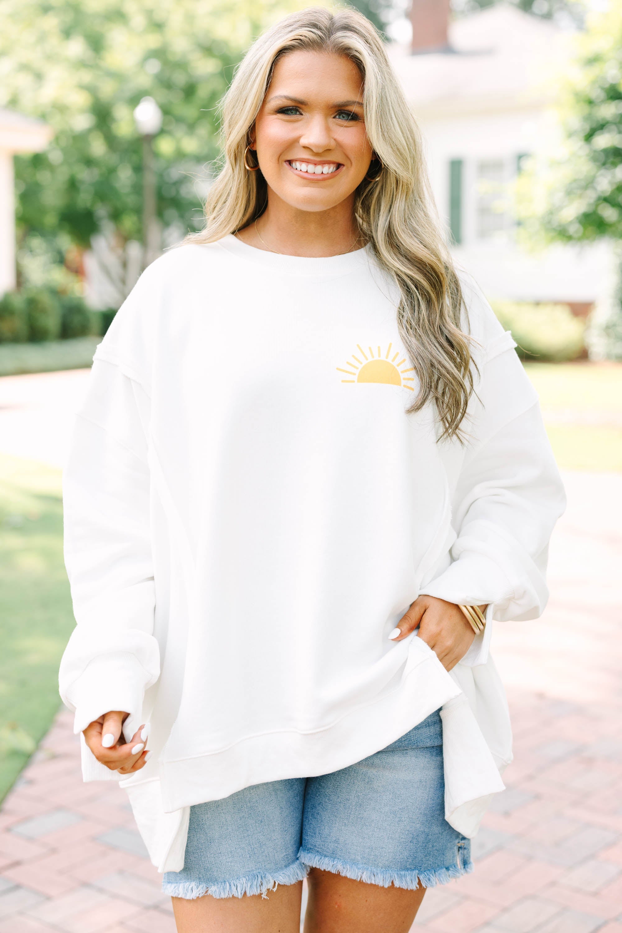 Looking for Sunny Days Comfy Crew, Ivory