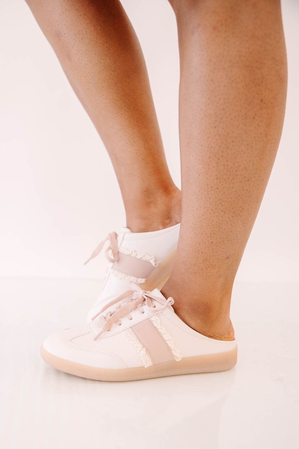 Made To Wander Sneakers, Pink