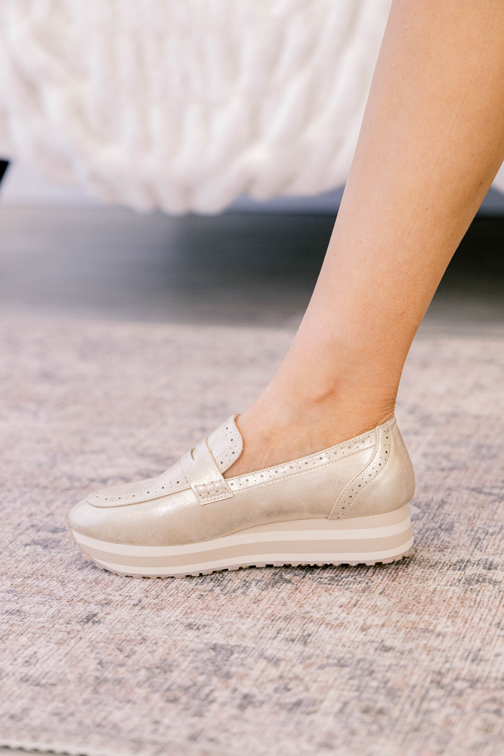 Met In The Fall Sneakers, Gold