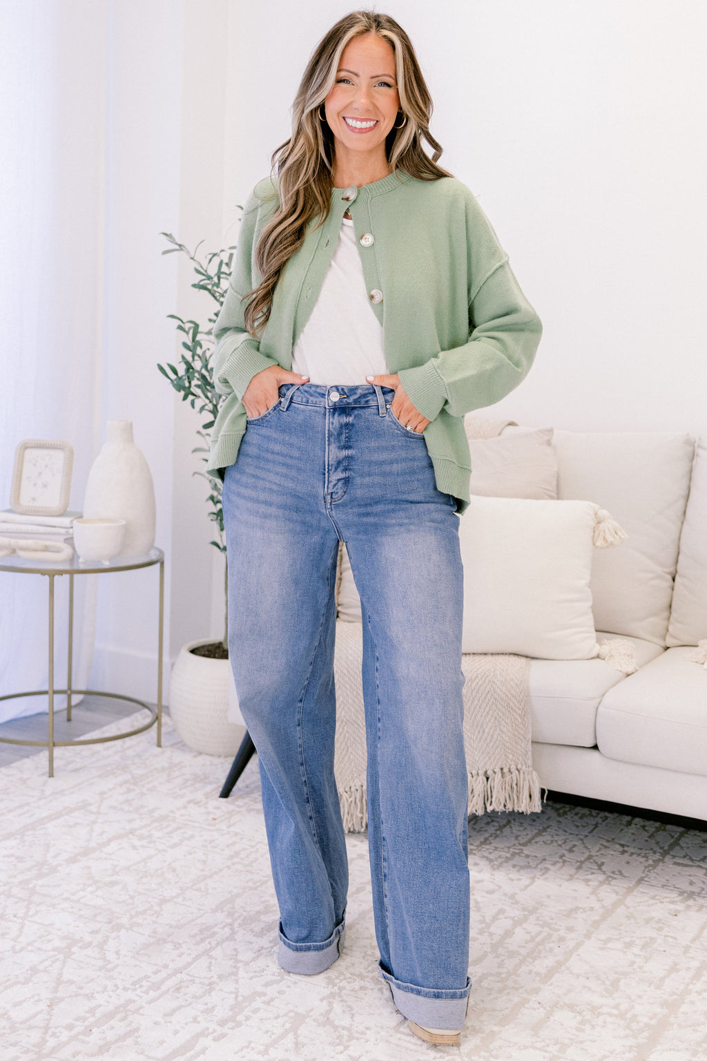 Owning The Moment Jeans, Medium Wash