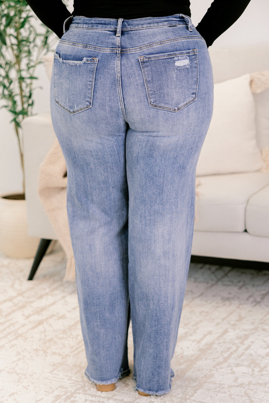 Quiet Confidence Jeans, Medium Wash