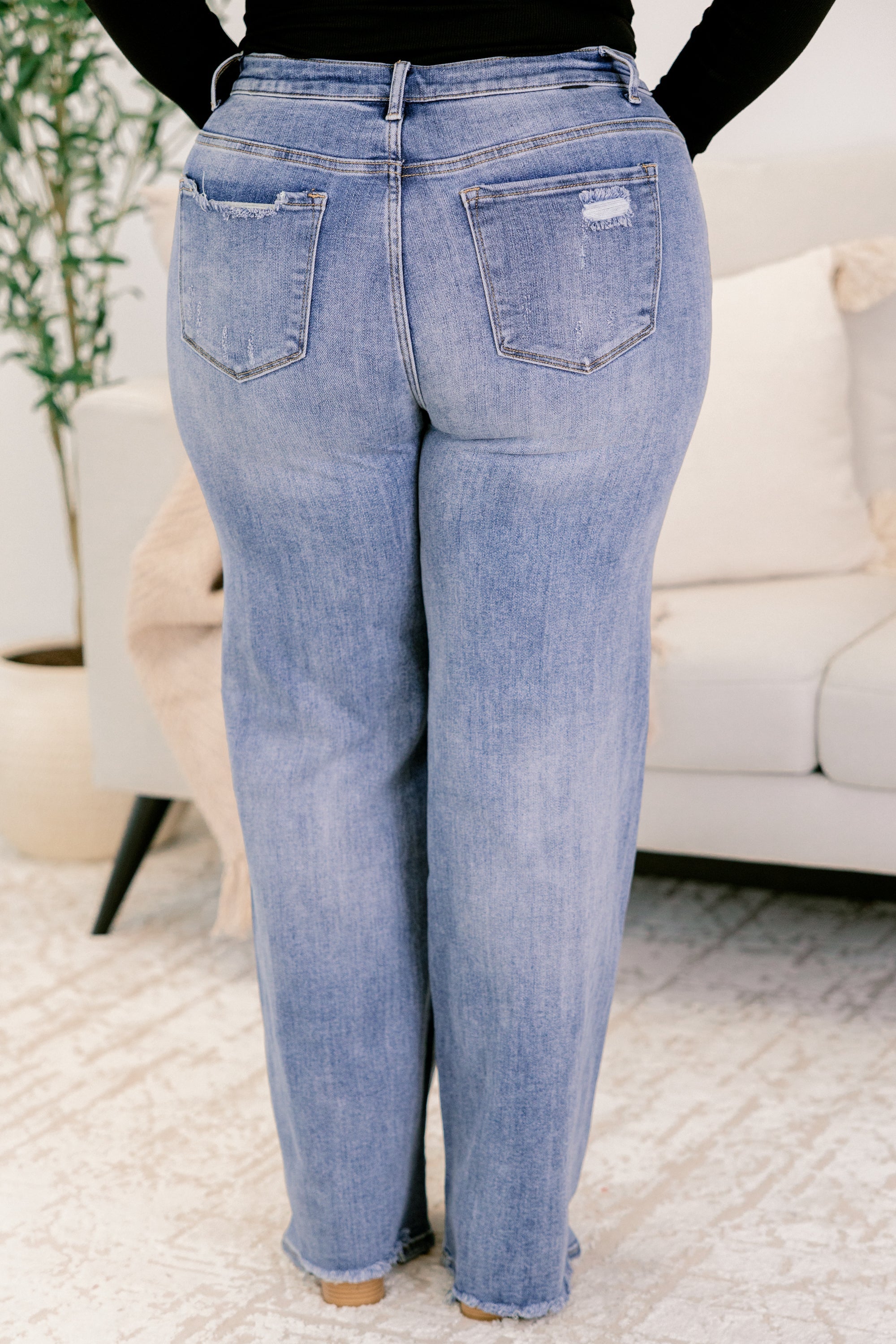 Quiet Confidence Jeans, Medium Wash