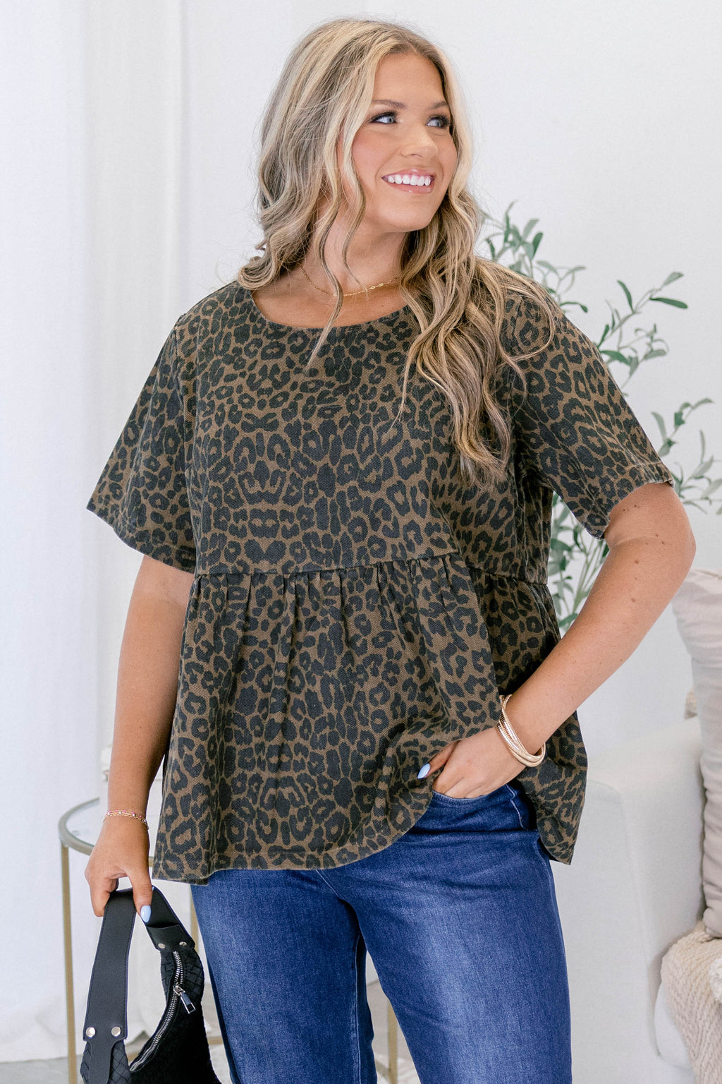 Share Your Story Top, Leopard