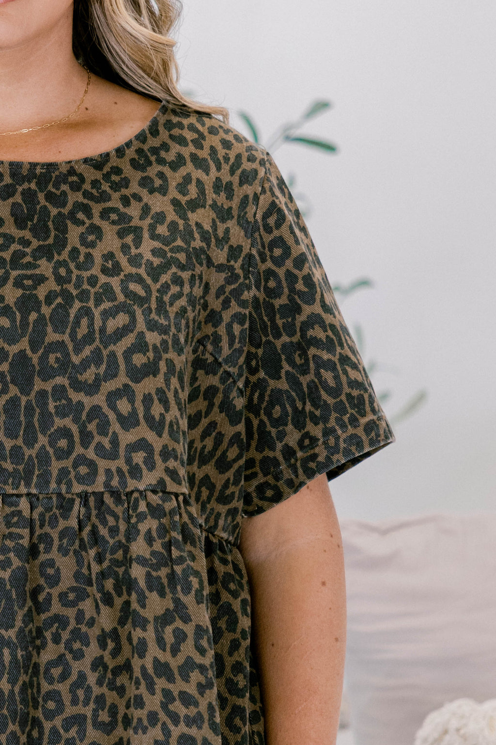 Share Your Story Top, Leopard