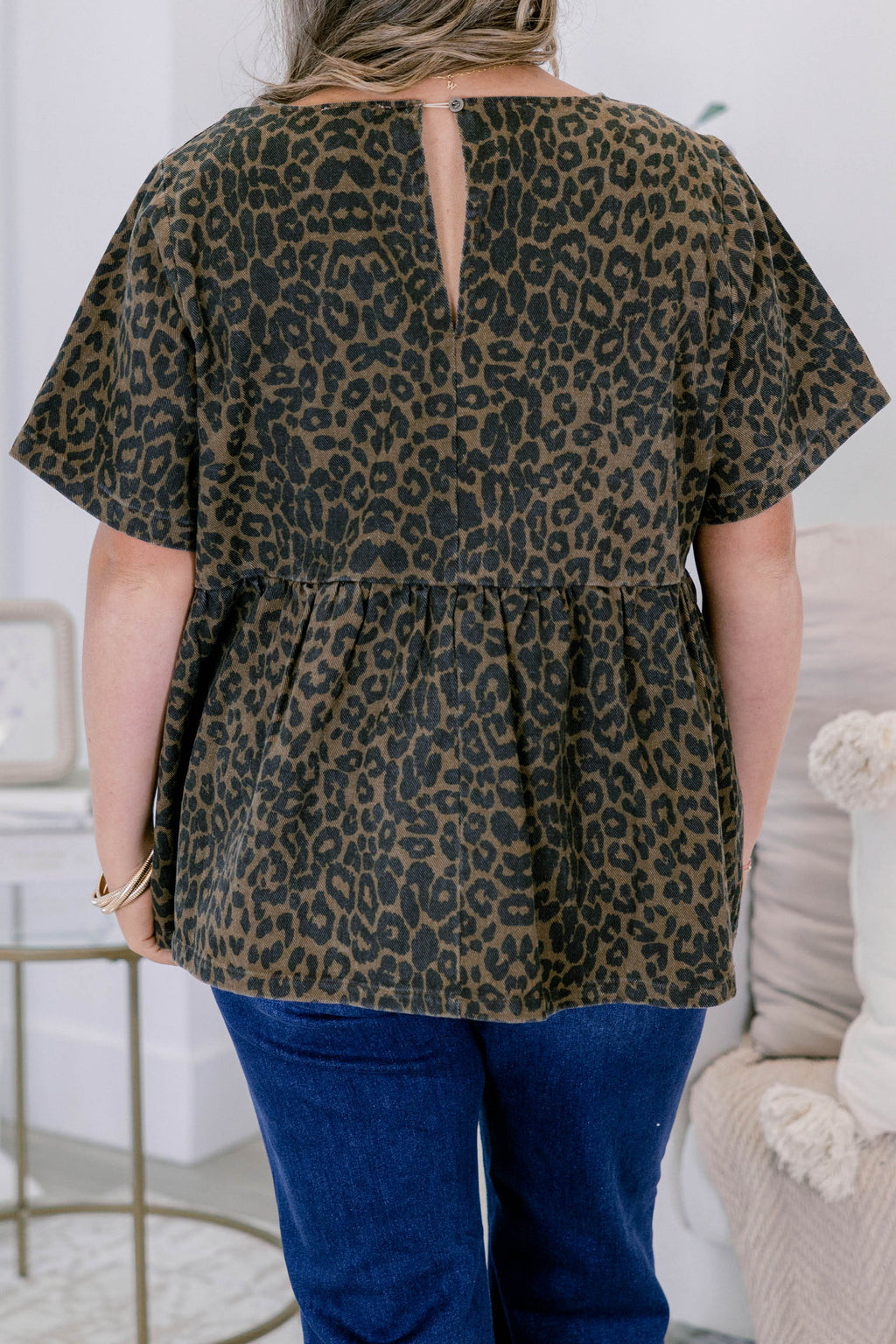 Share Your Story Top, Leopard