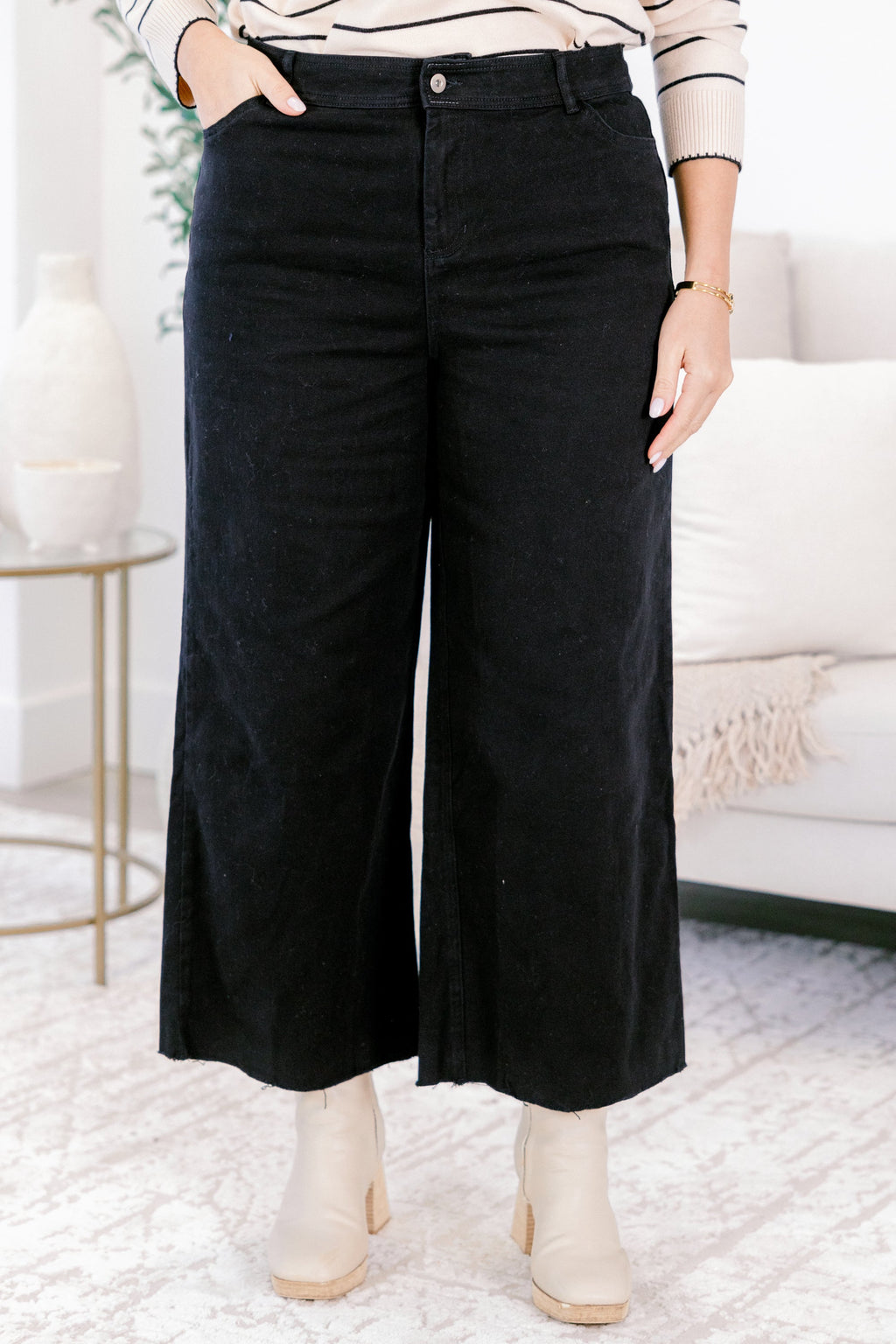 She Always Knows Pants, Black