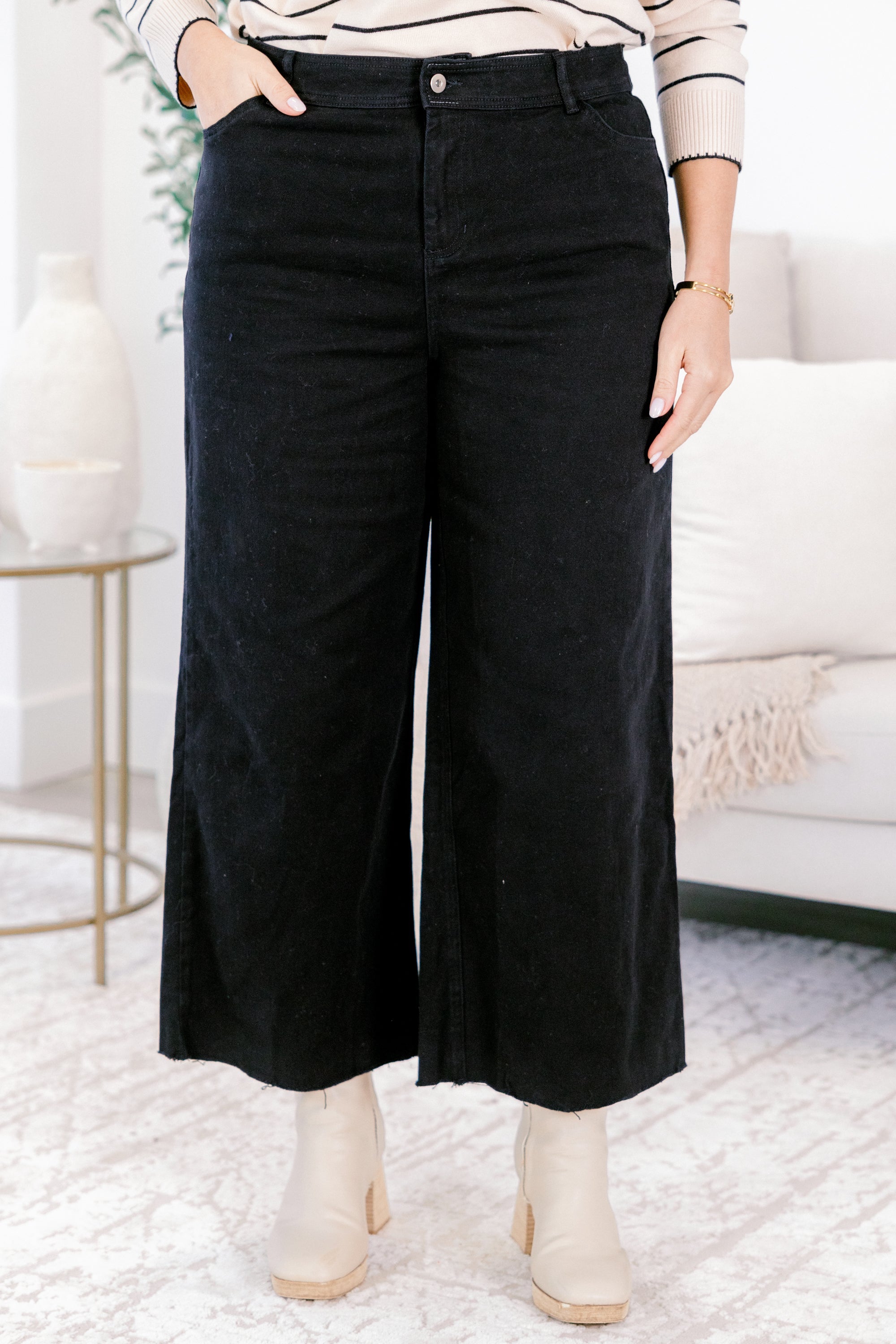 She Always Knows Pants, Black