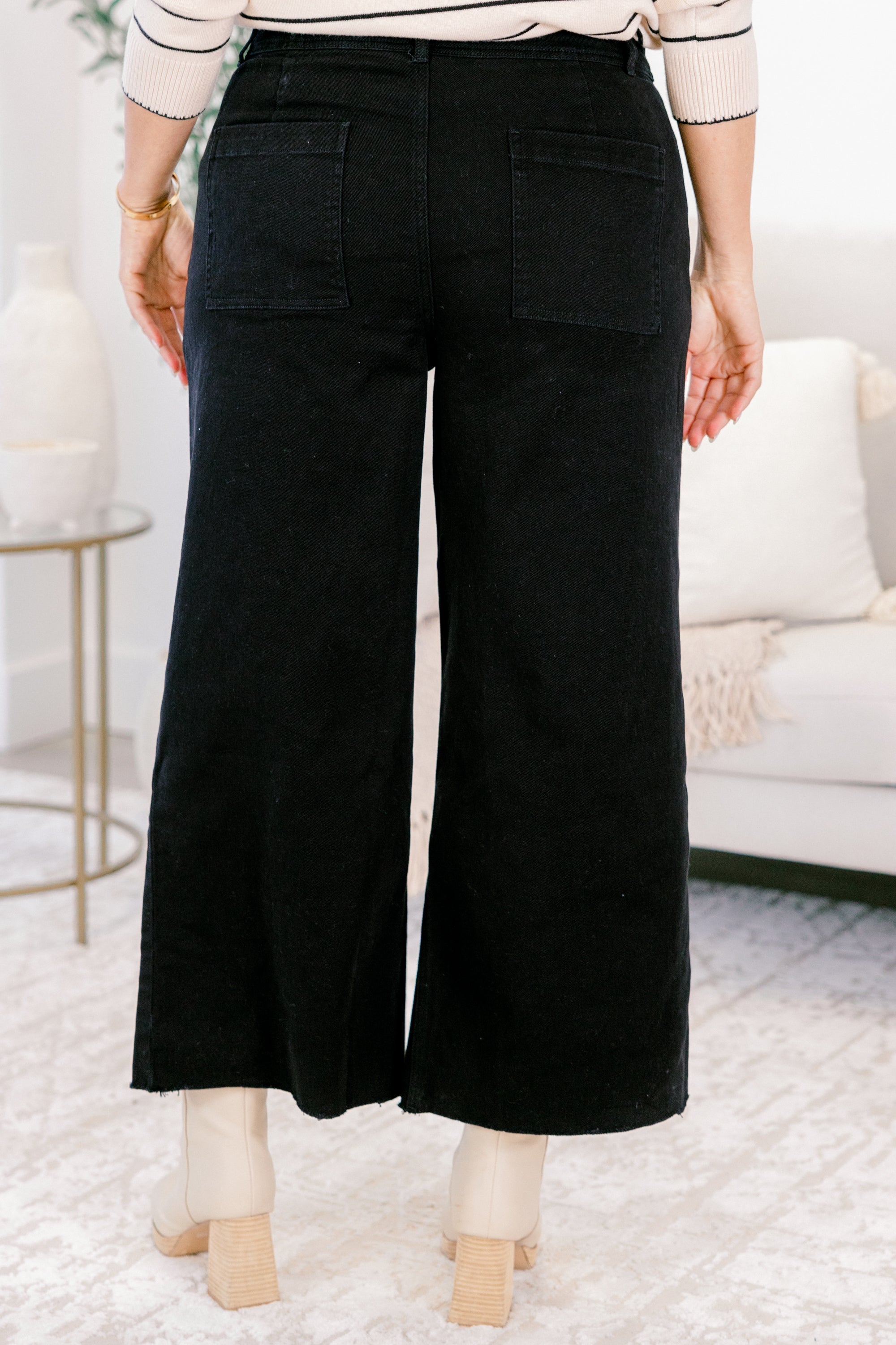 She Always Knows Pants, Black