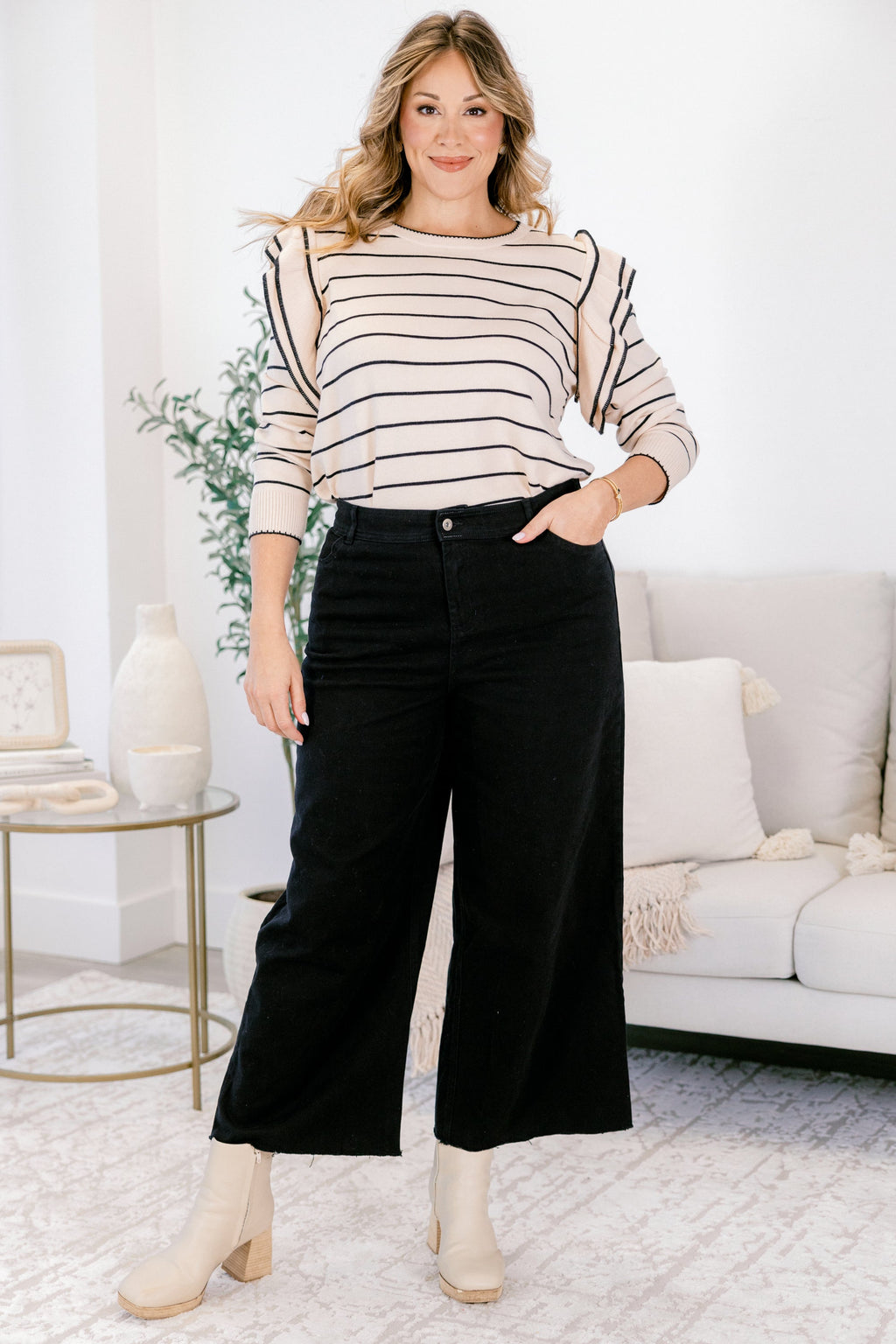 She Always Knows Pants, Black
