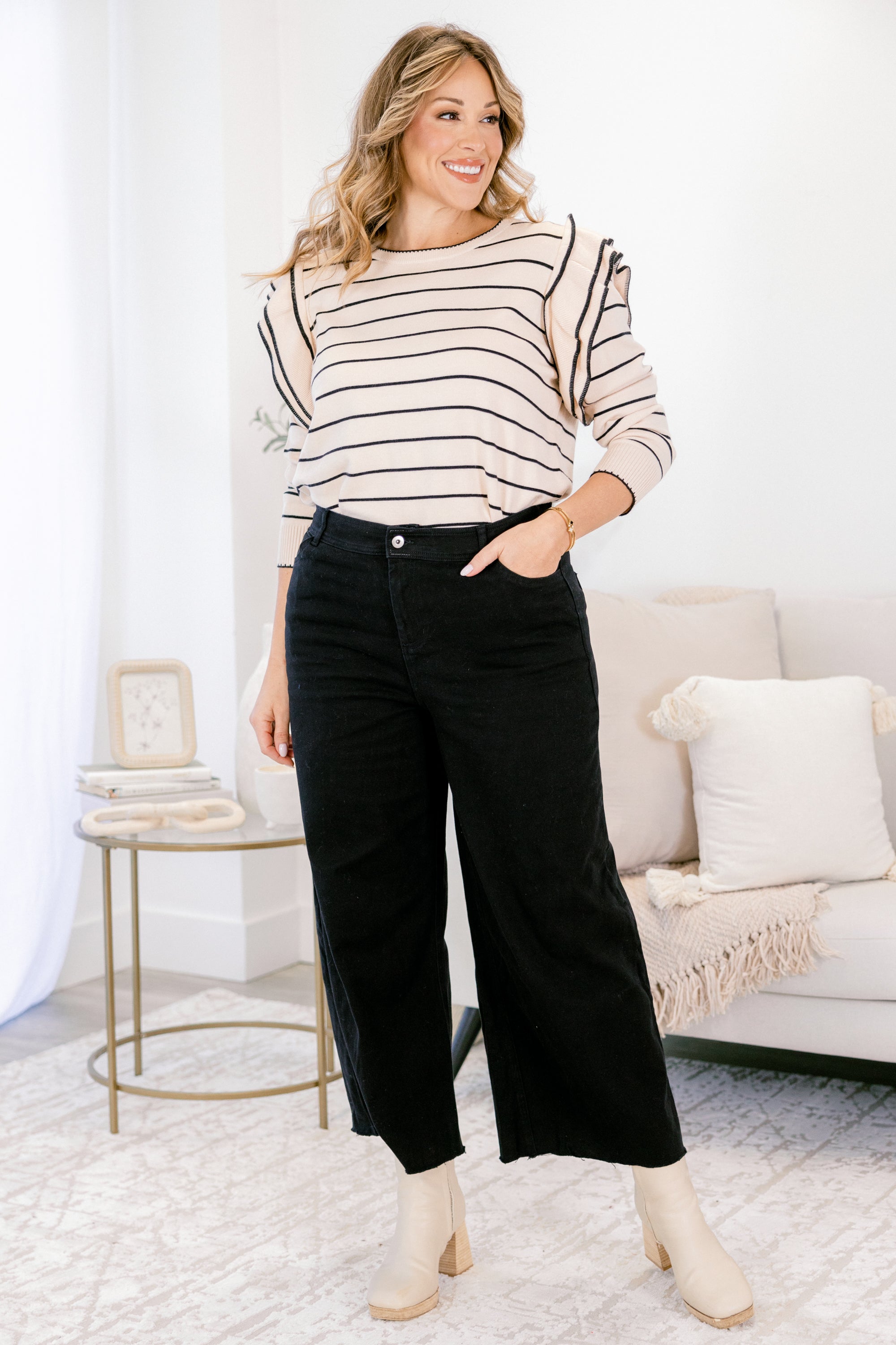 She Always Knows Pants, Black