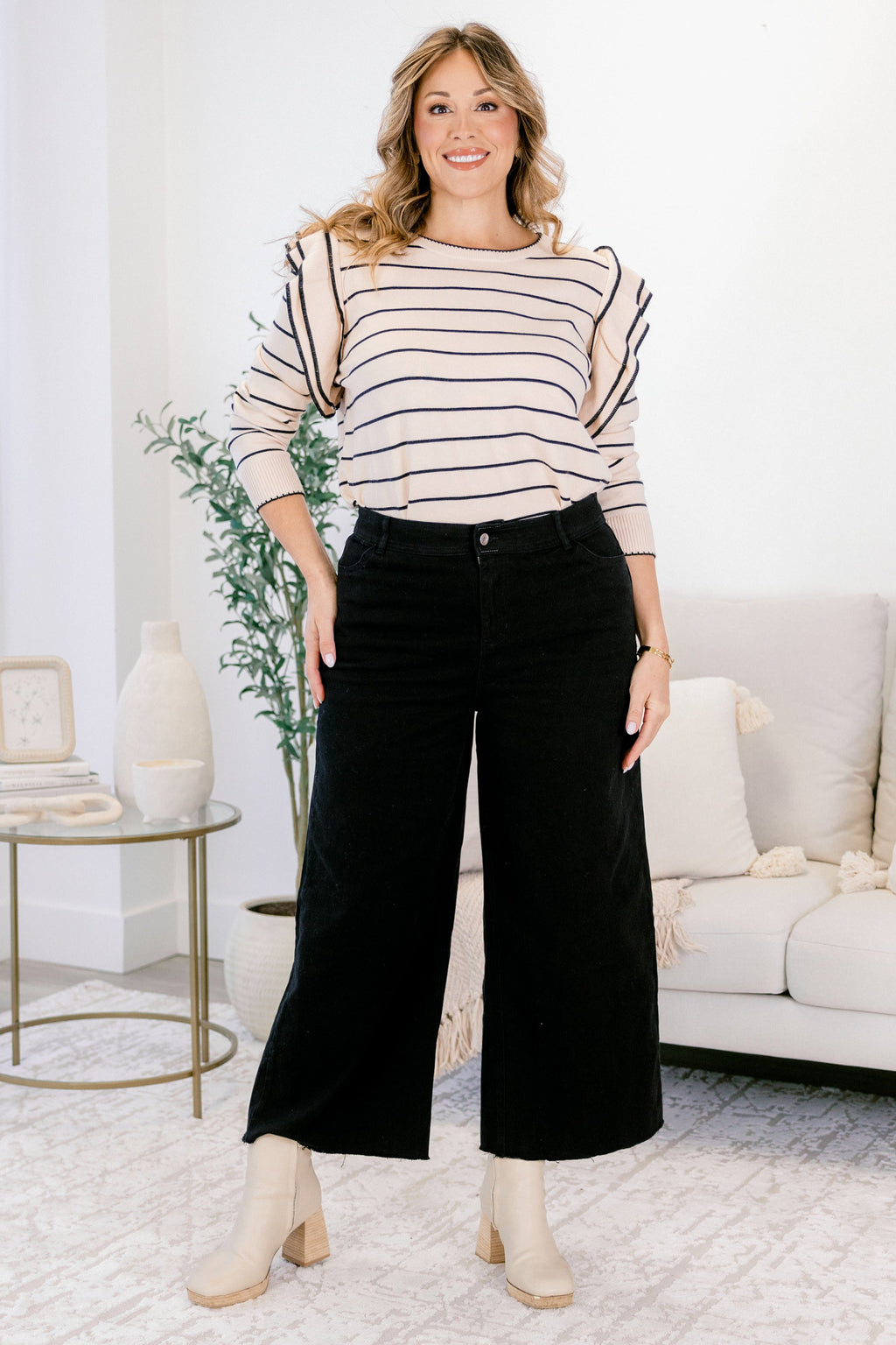 She Always Knows Pants, Black