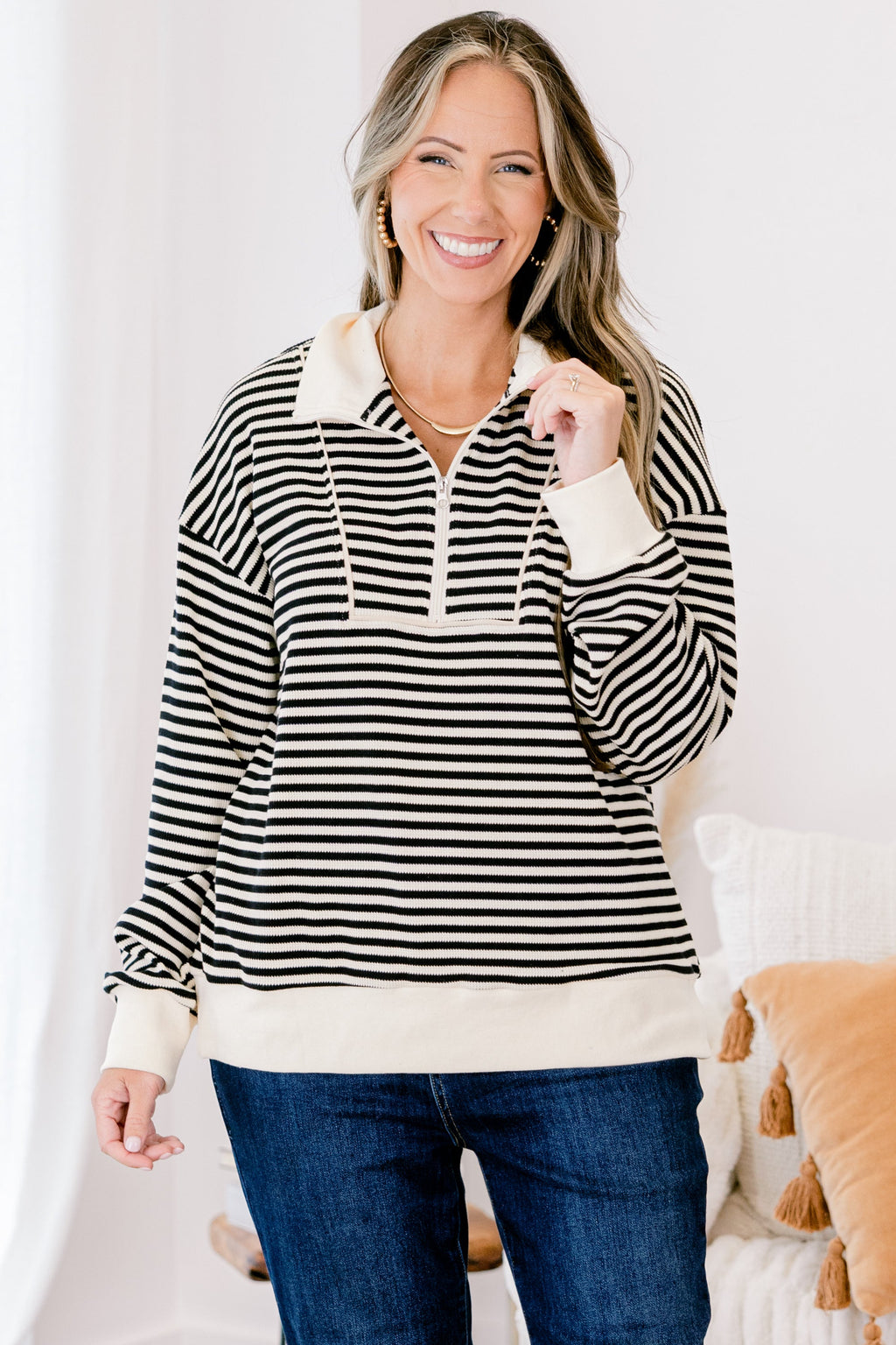 She's An Academic Pullover, Ivory-Black