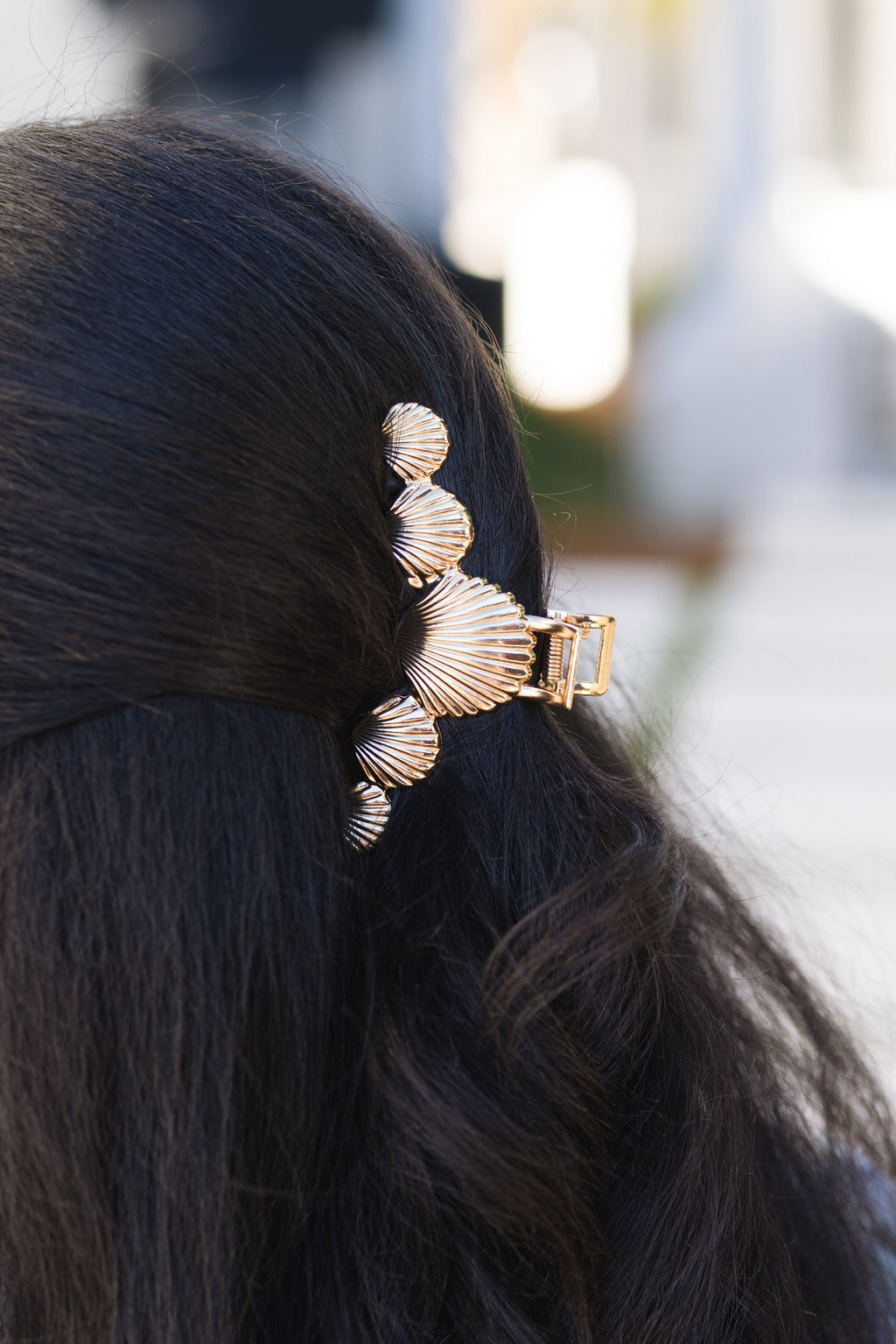 Shoreline Shell Clip, Gold
