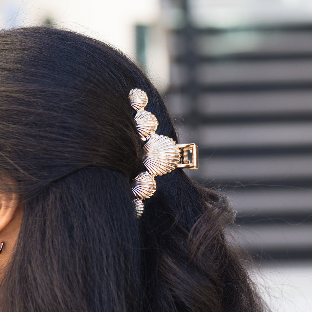 Shoreline Shell Clip, Gold