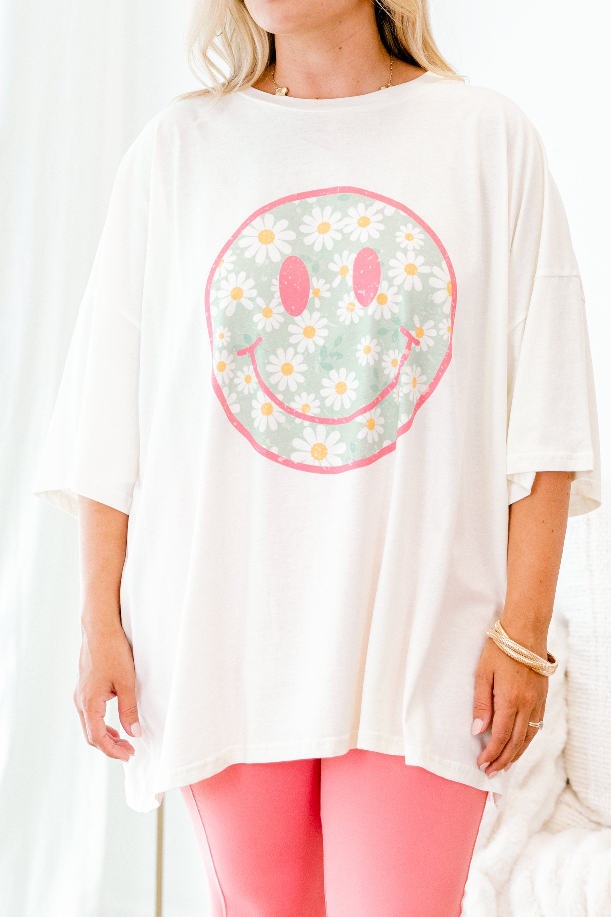 Smiling Daisies Boyfriend Tee, Ivory