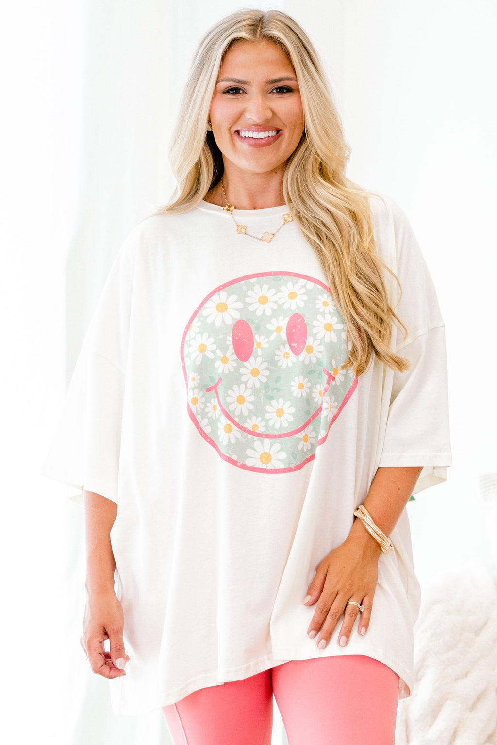 Smiling Daisies Boyfriend Tee, Ivory