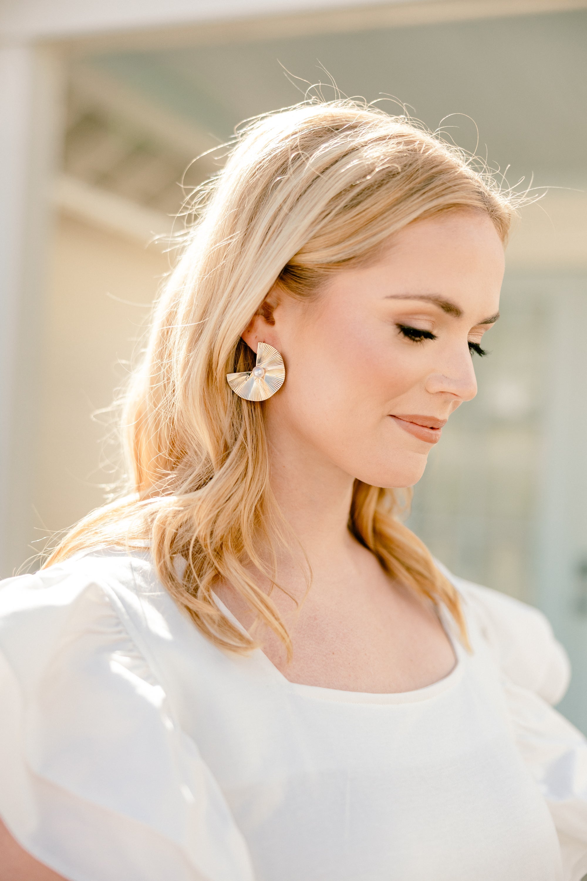 Stunning Gaze Earrings, Gold