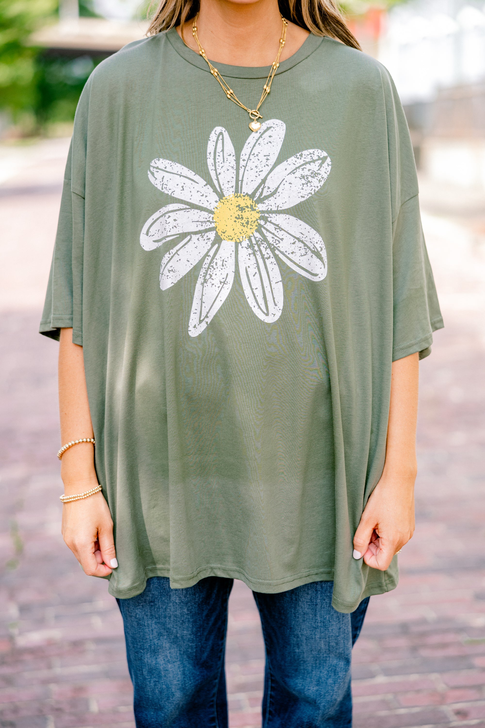 Sweet Daisies Boyfriend Tee, Moss