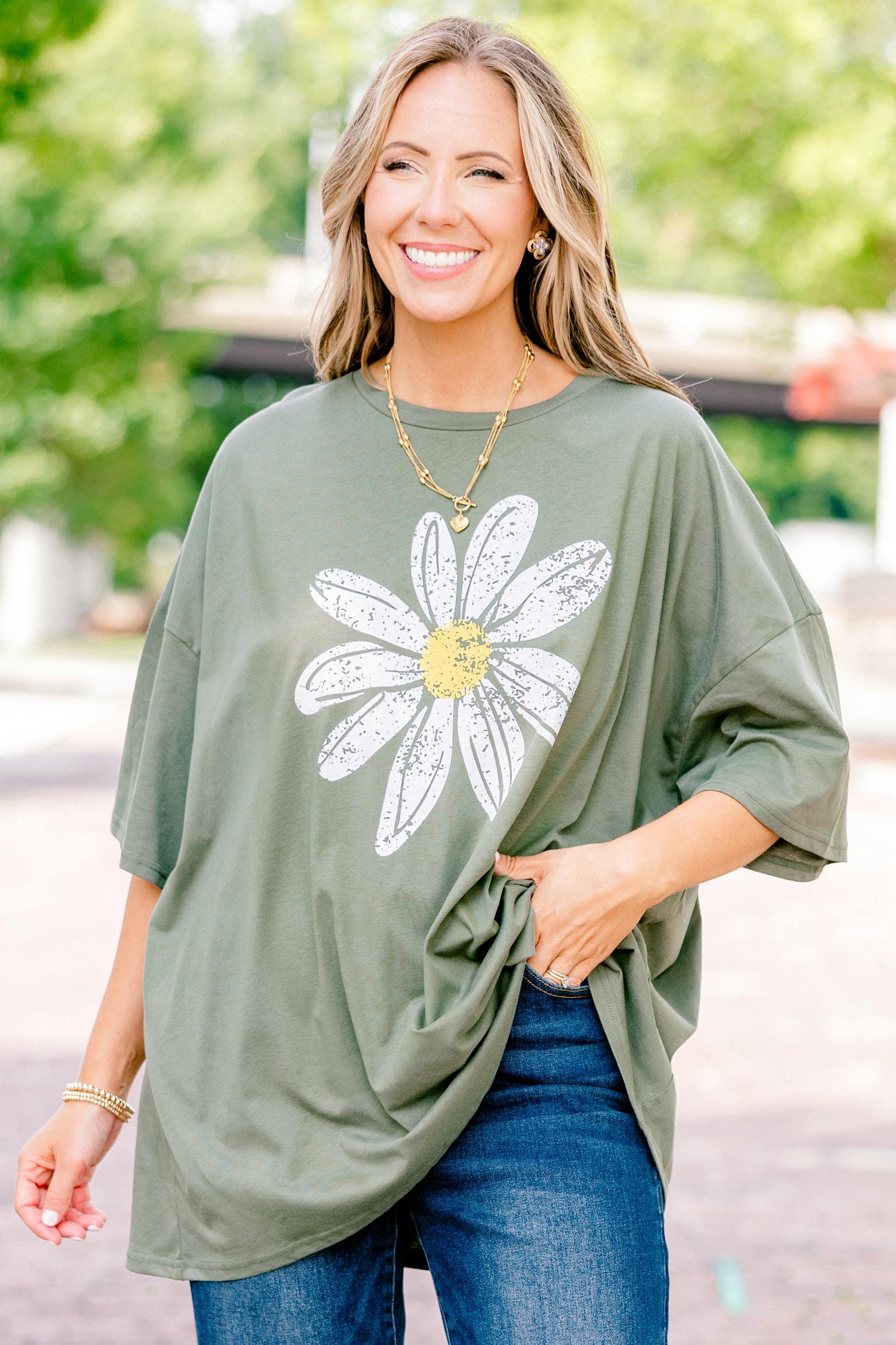 Sweet Daisies Boyfriend Tee, Moss