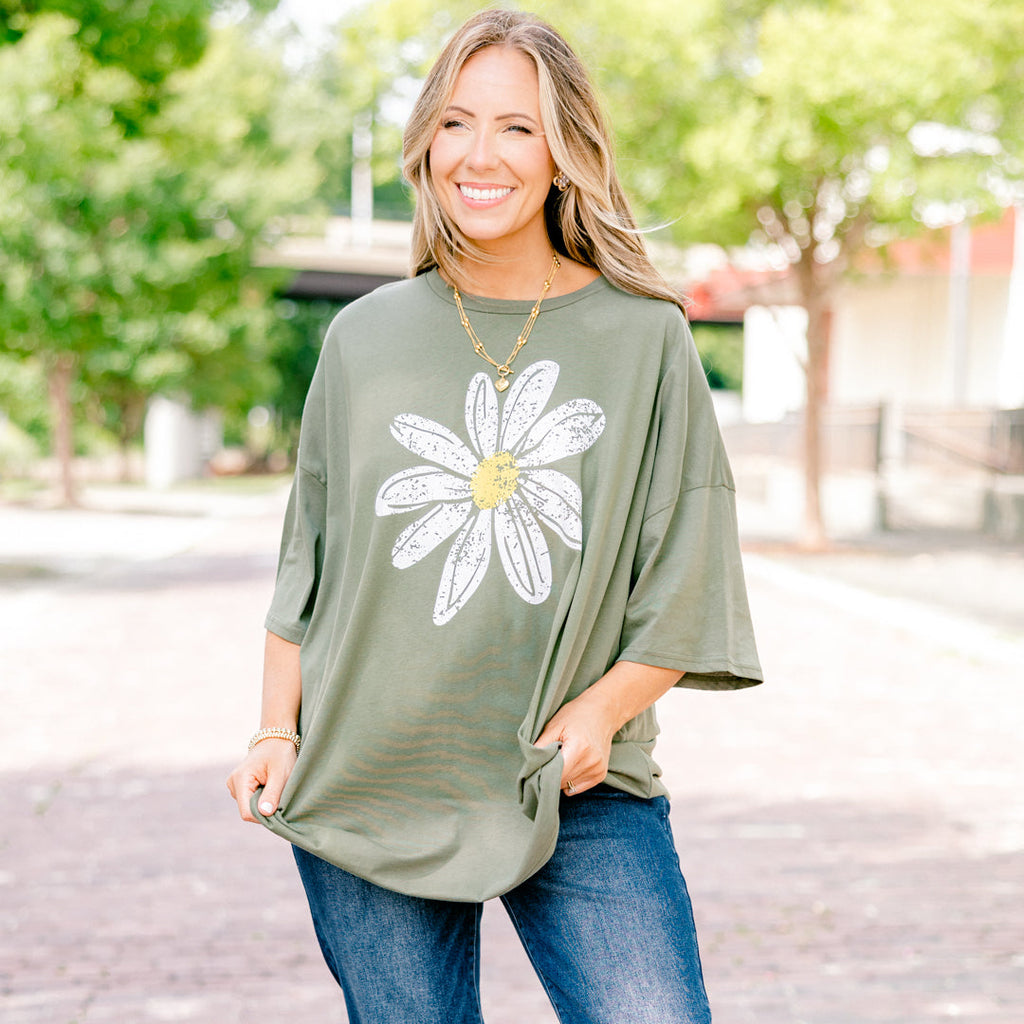 Sweet Daisies Boyfriend Tee, Moss